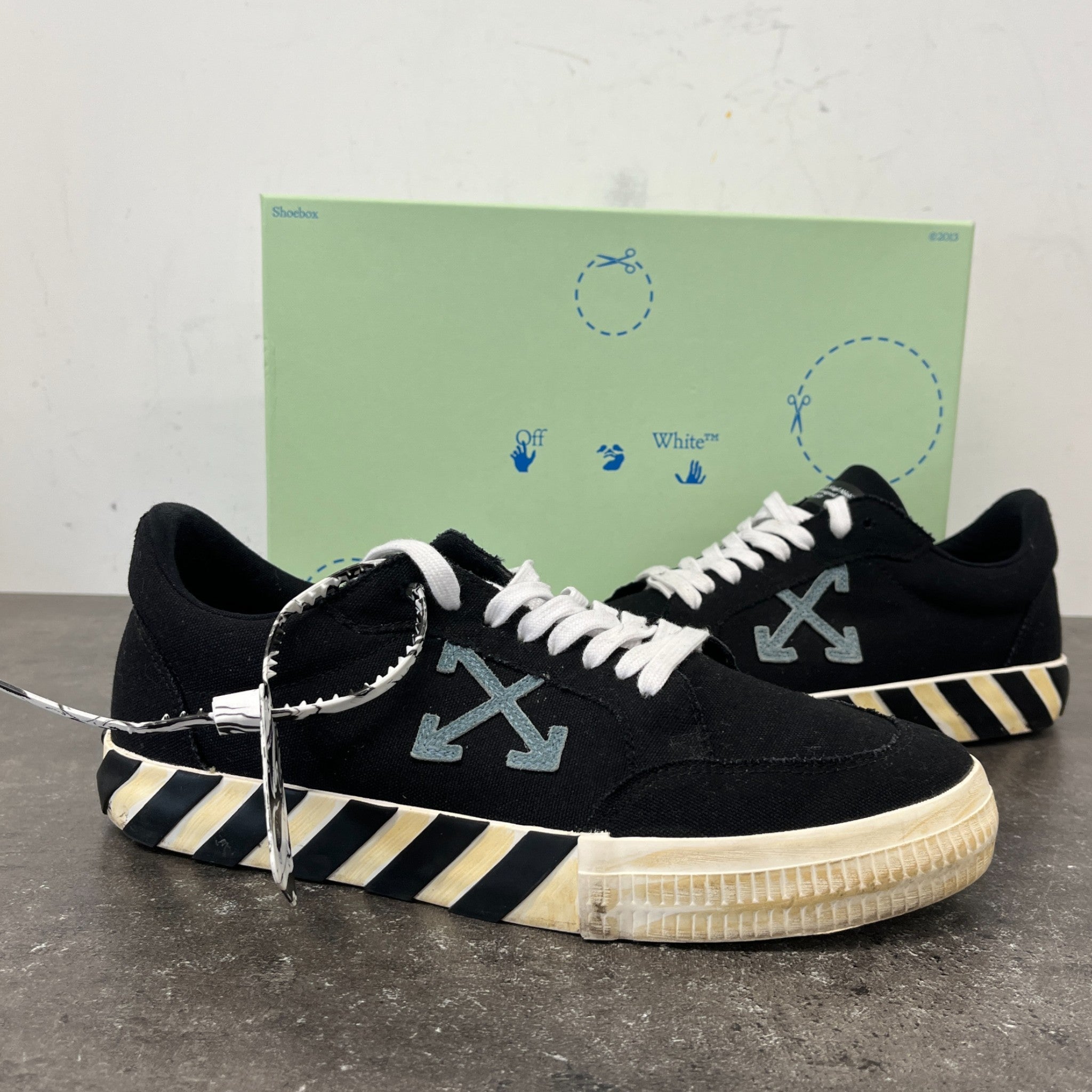 Men's Vulcanized Low Trainers Black Size EU 43 / UK 9