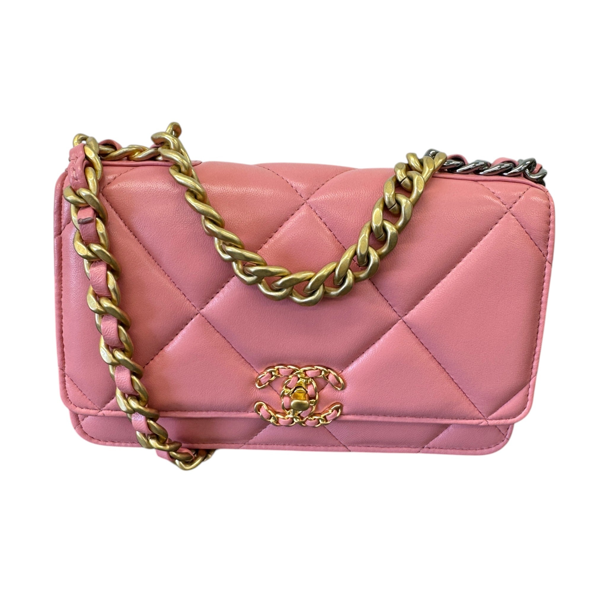 Women's 19 Wallet On Chain Woc Lambskin Bag Pink