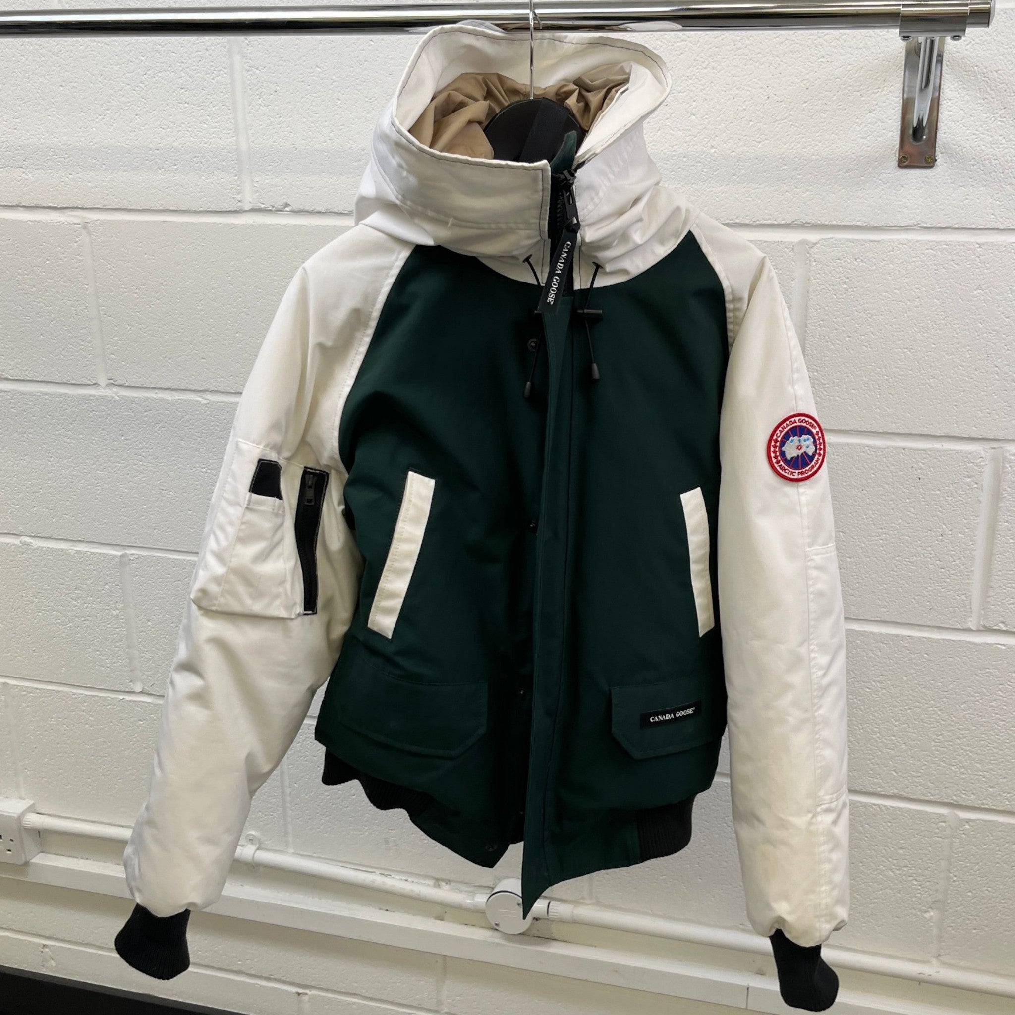 Chilliwack Unisex Bomber Down Jacket Green Size XS