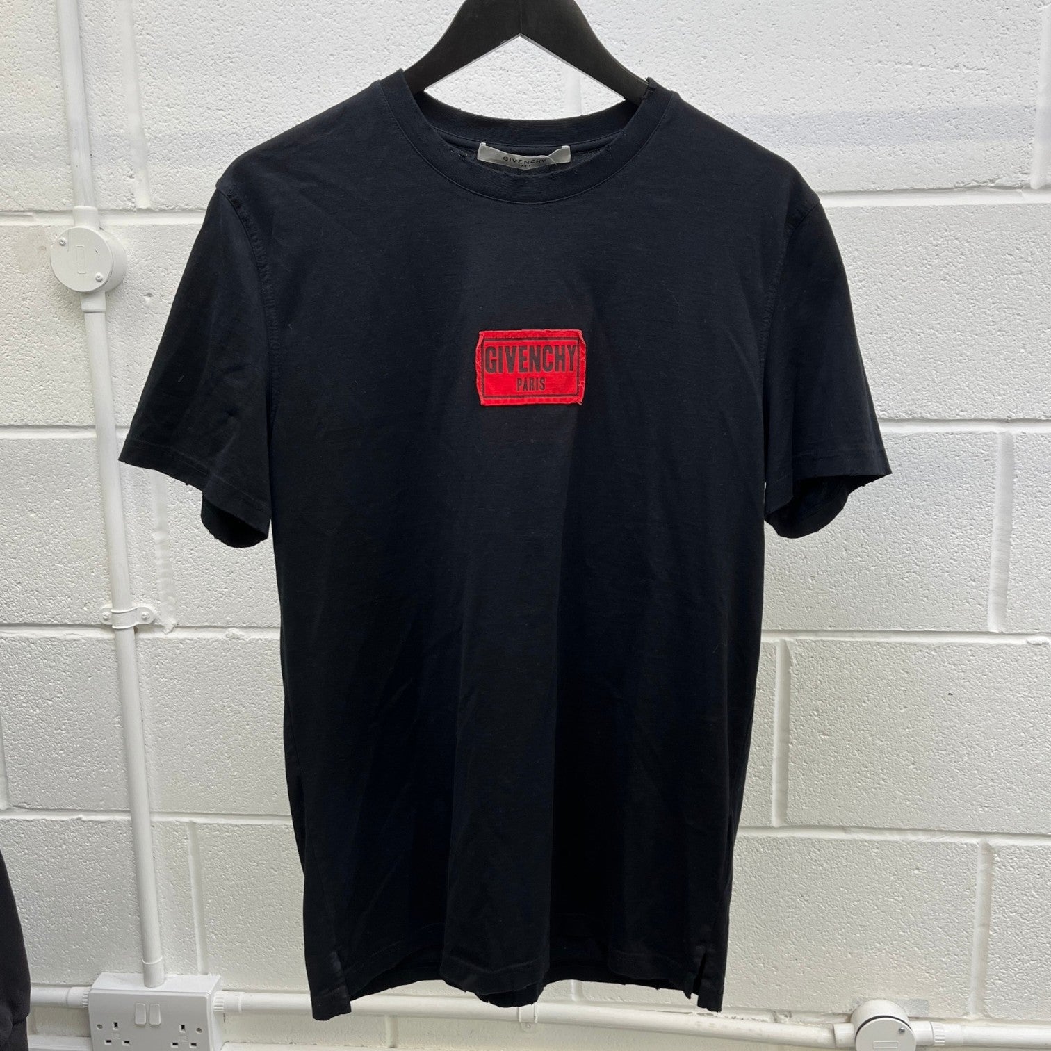 Men's Patch Logo Distressed T-Shirt Black Size L