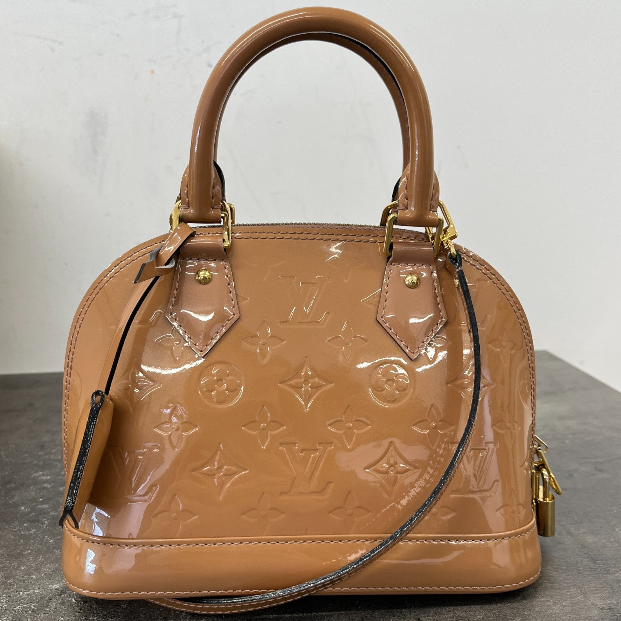 Women's Vernis Leather Alma Bb Bag Nude