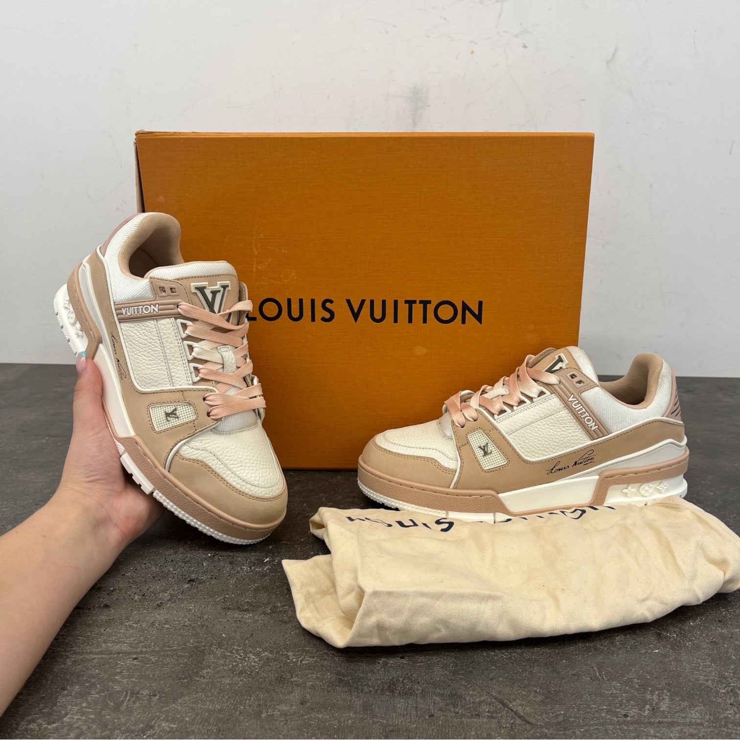 Women's Lv Low Trainers Pink Size EU 37 / UK 4