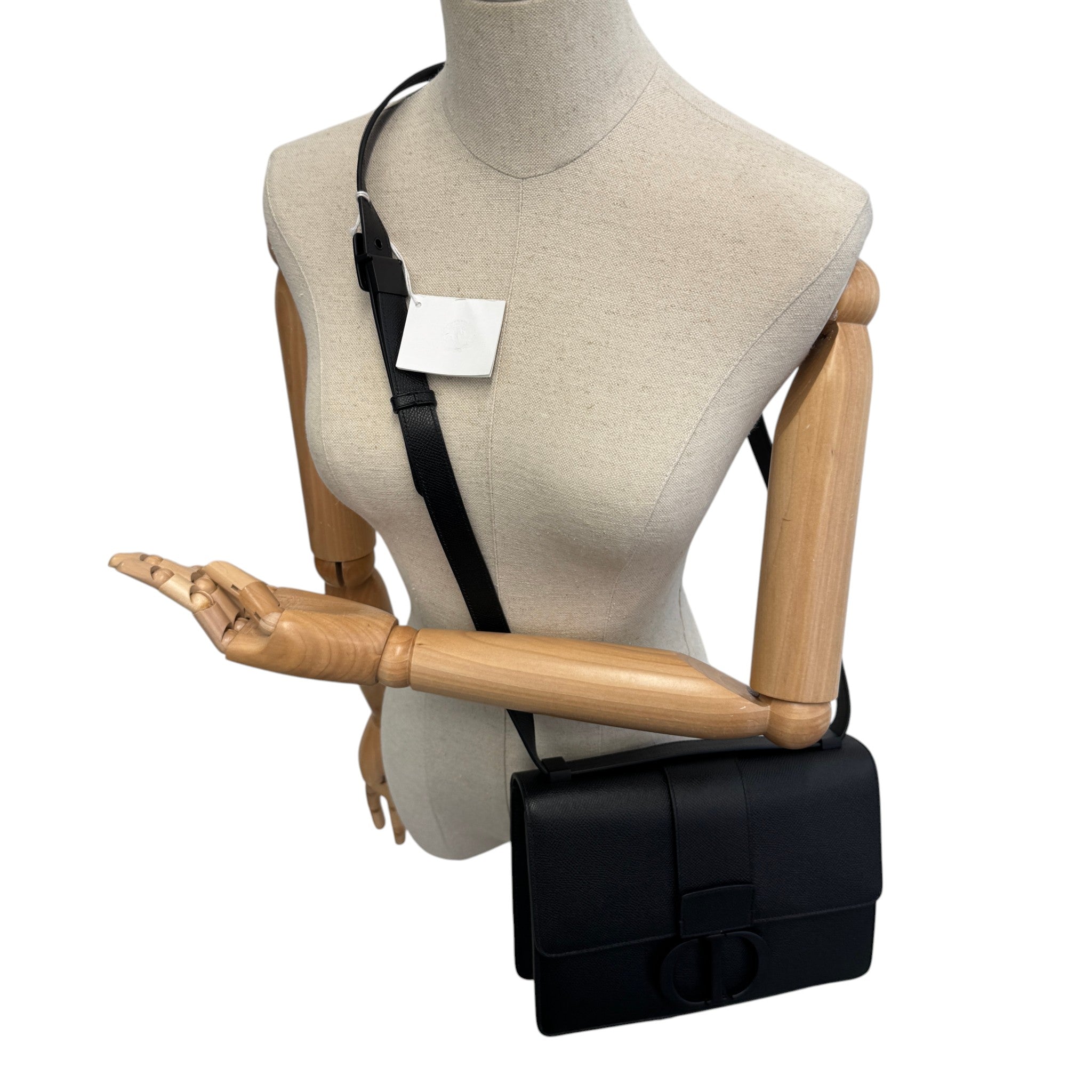 Women's 30 Montaigne Handbag Black