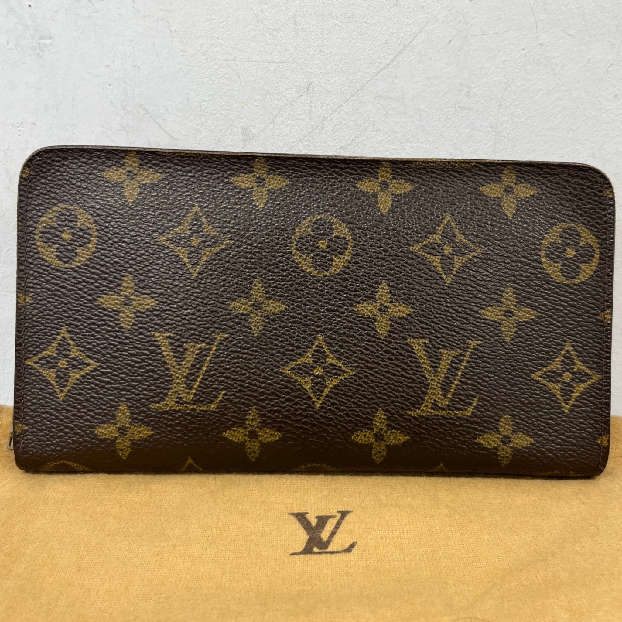 Women's Zippy Wallet Brown