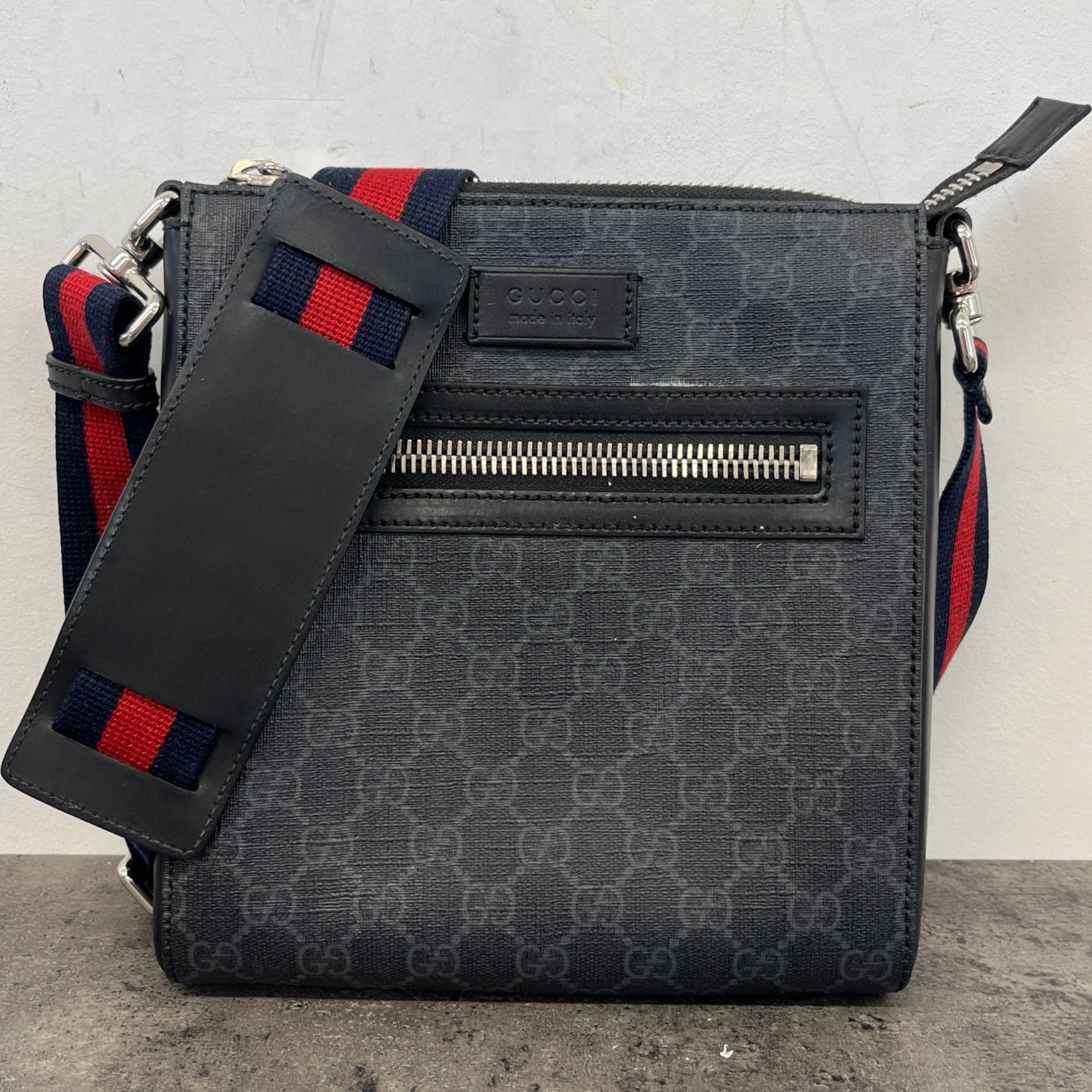 Men's Gg Supreme Messenger Bag Grey