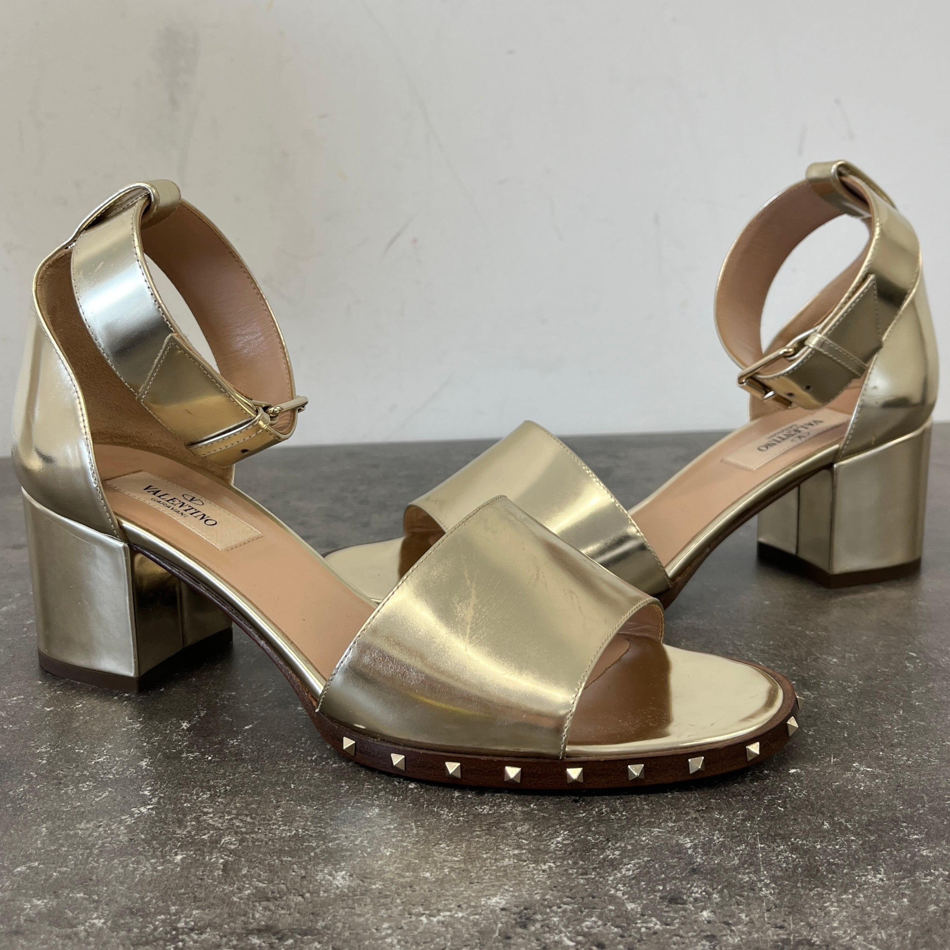 Women's Metallic Rockstud Heeled Sandals Gold Size EU 37.5 / UK 4.5