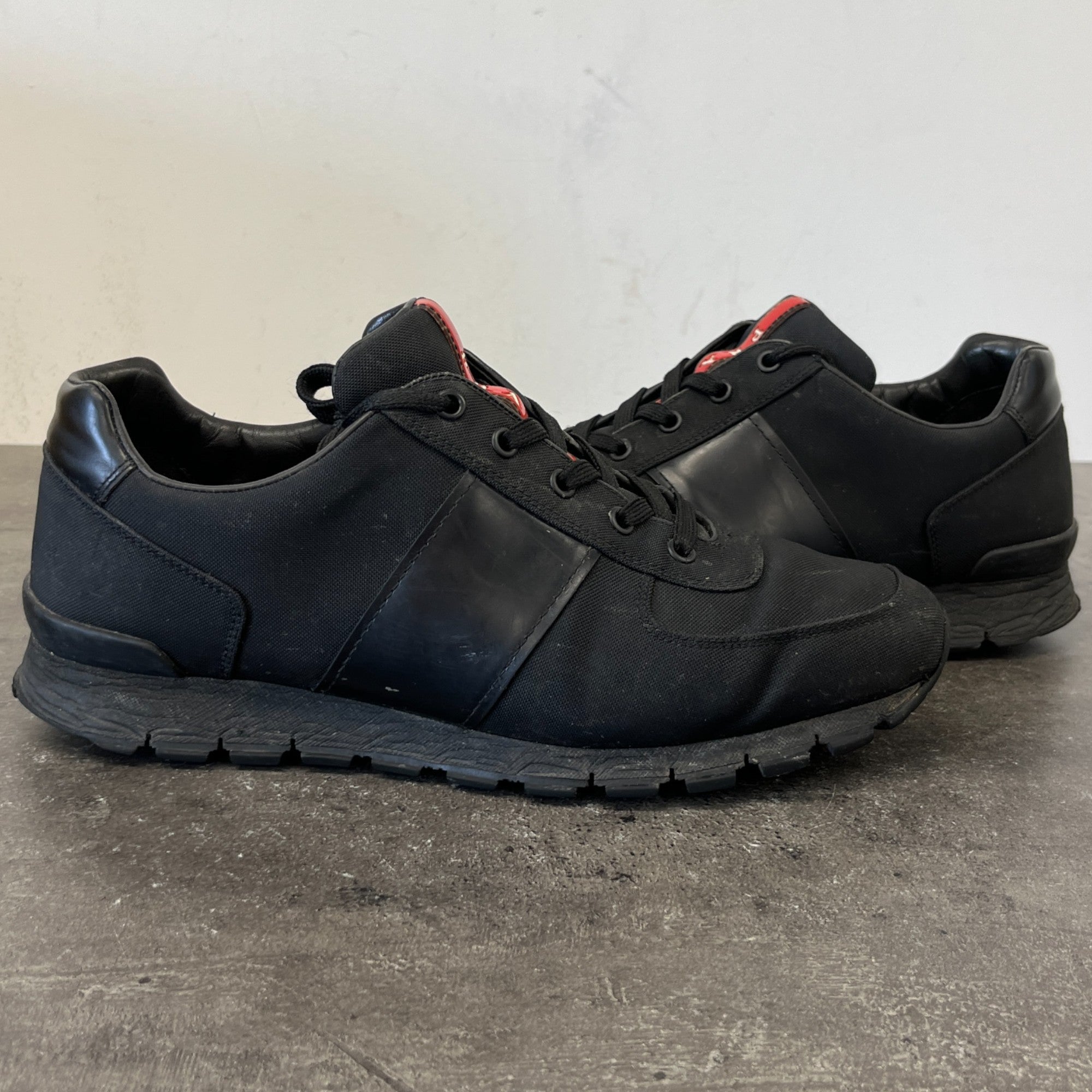 Men's Logo Low Trainers Black Size EU 42 / UK 8