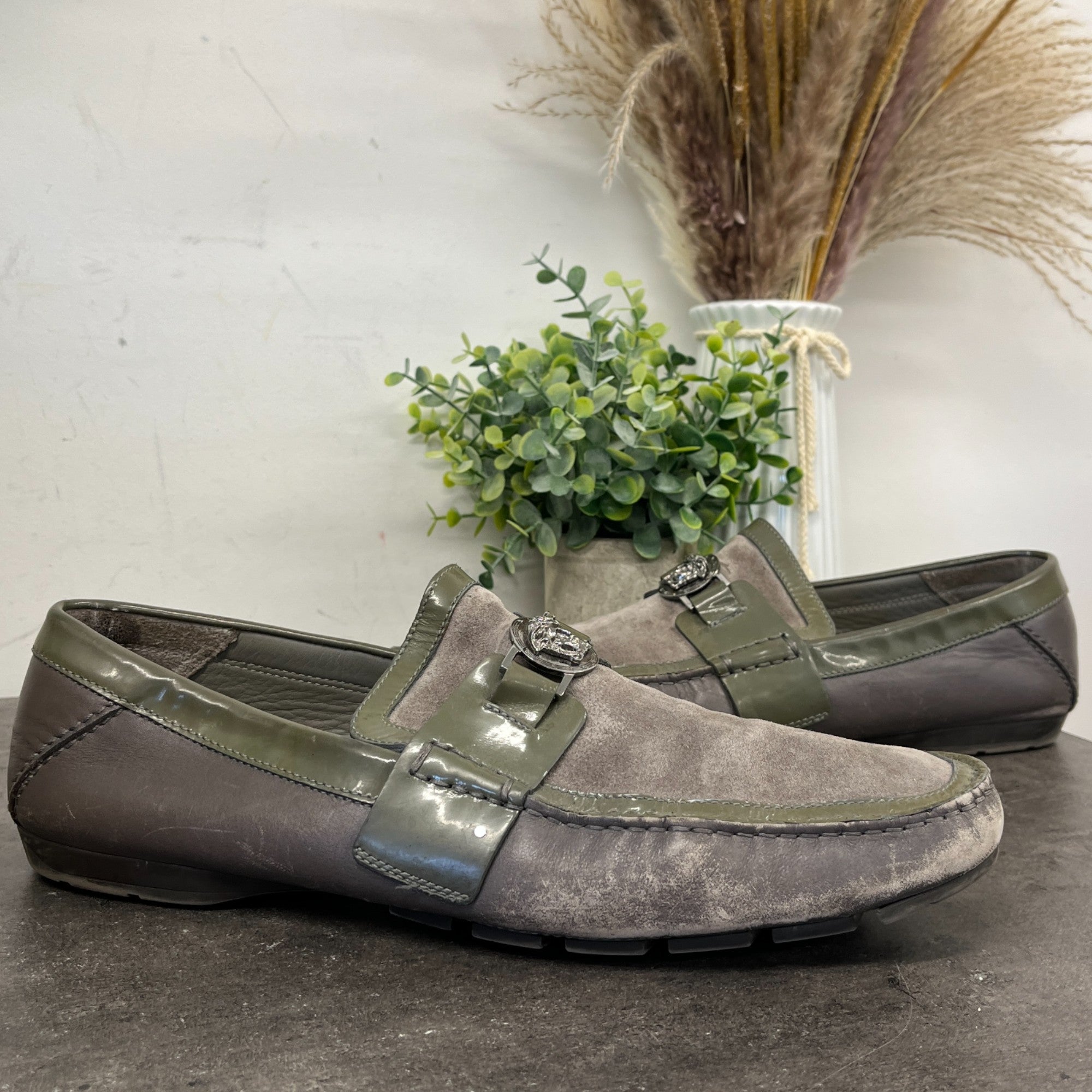 Men's Plaque Logo Loafers Green Size EU 45 / UK 11