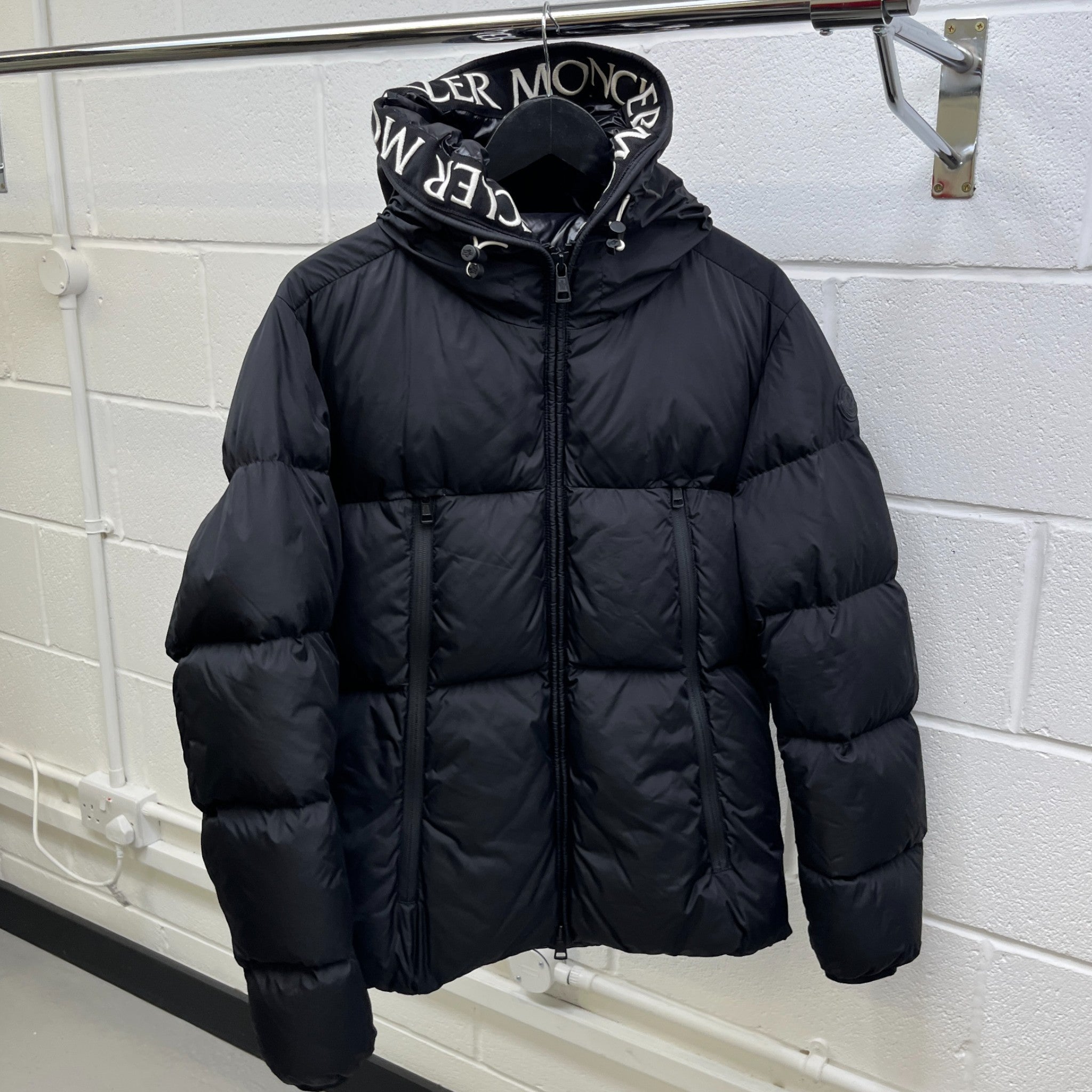 Men's Montcla Down Jacket Black Size 3 / L