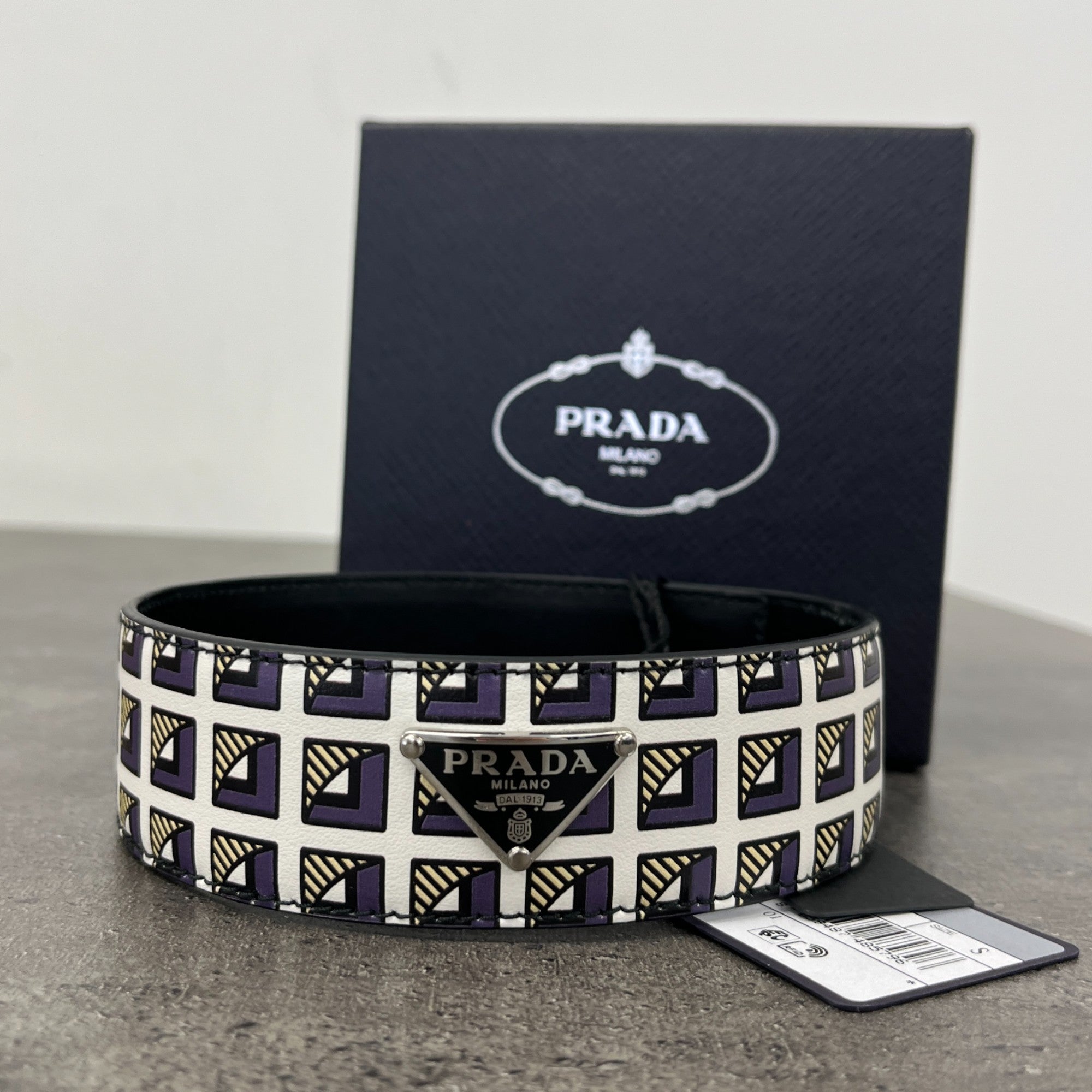 Women's Plaque Logo Printed Choker Necklace White Size S