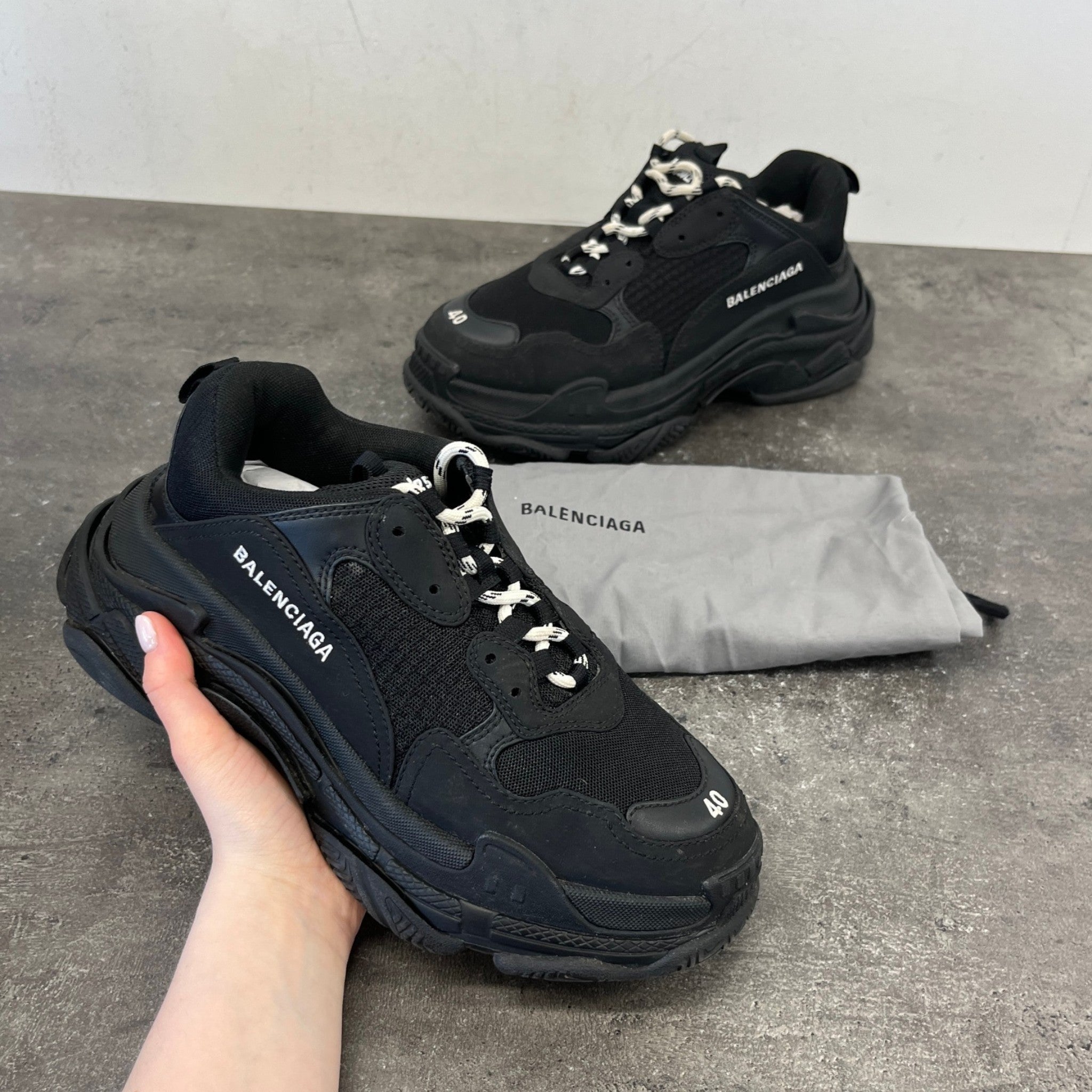 Men's Triple S Low Trainers Black Size EU 40 / UK 6