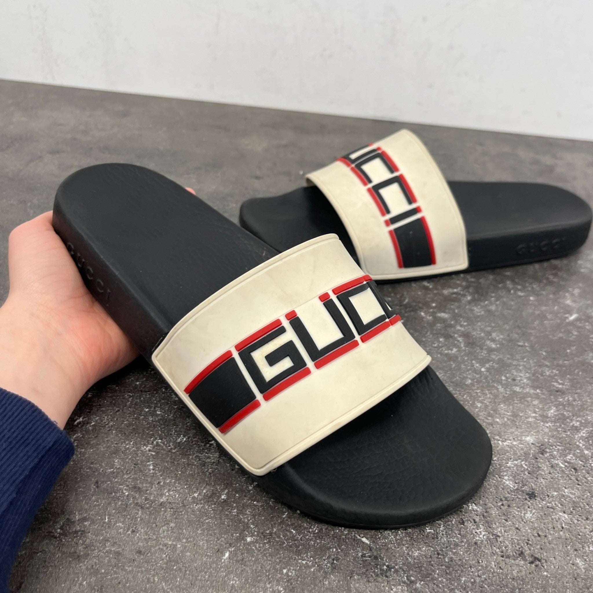 Men's Logo Pool Slides Black Size EU 41 / UK 7