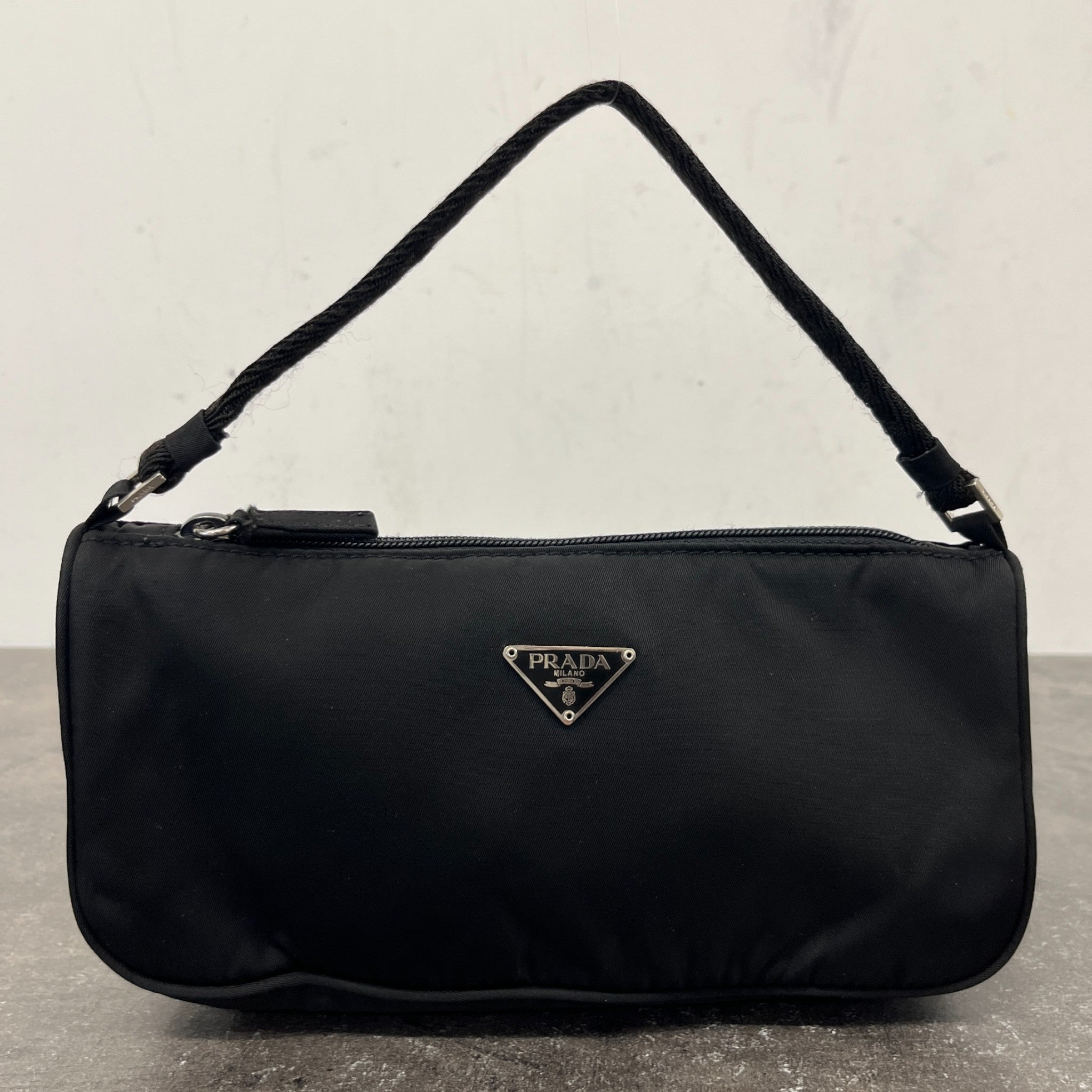 Women's Re-Nylon Plaque Logo Shoulder Bag Black