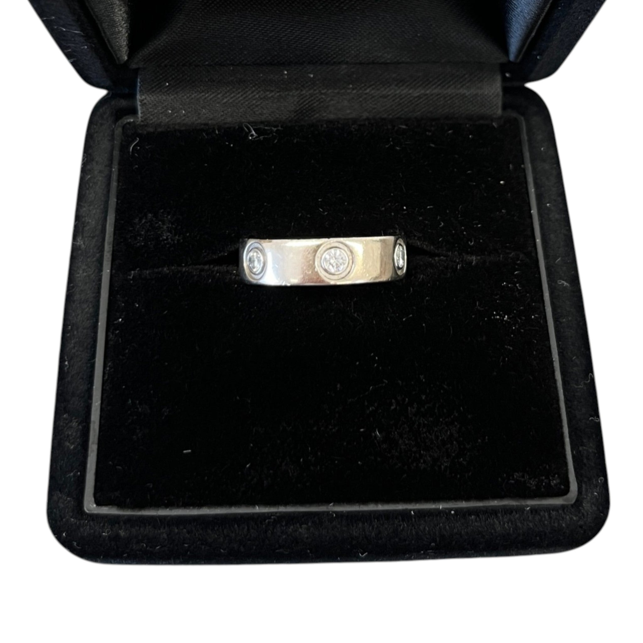 Women's Whilove Classic Model 6 Diamond 18Ct White Gold Size 50 Ring White