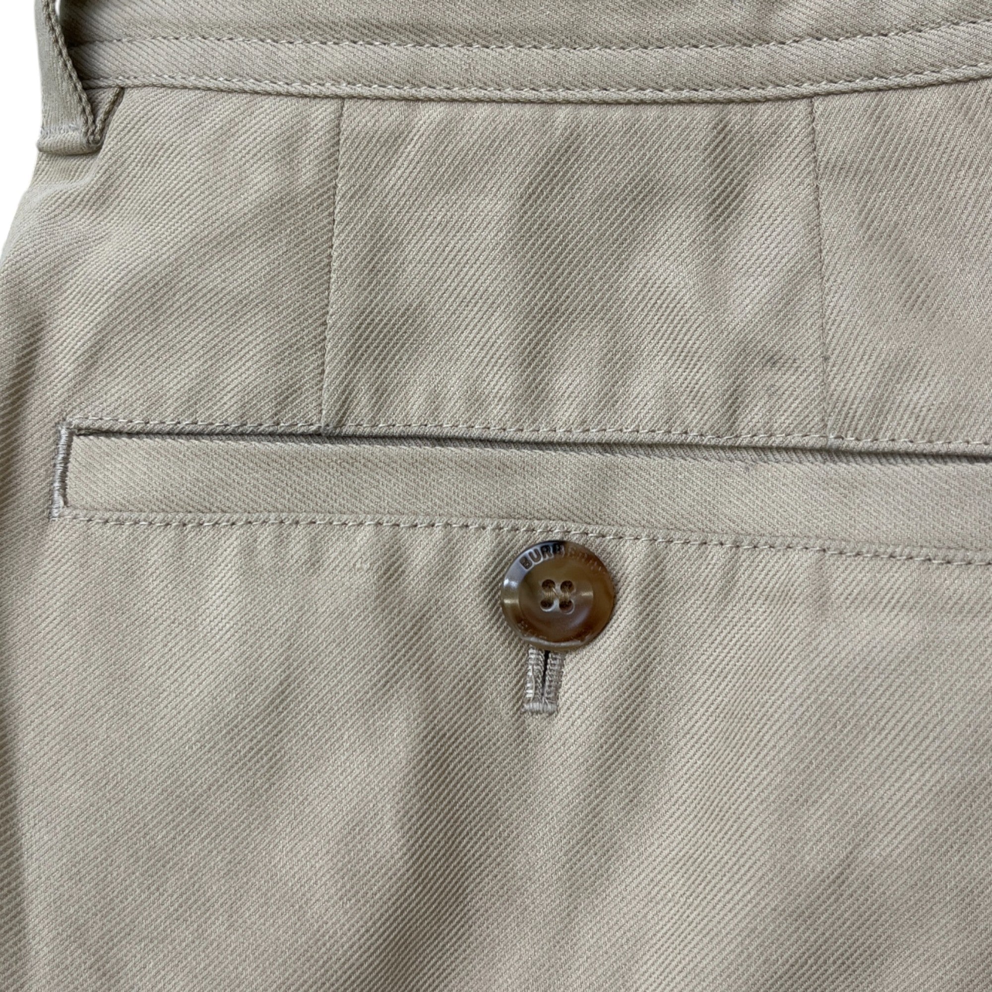 Men's Embroidered Logo Cargo Shorts Beige Size IT 58 / UK 42
