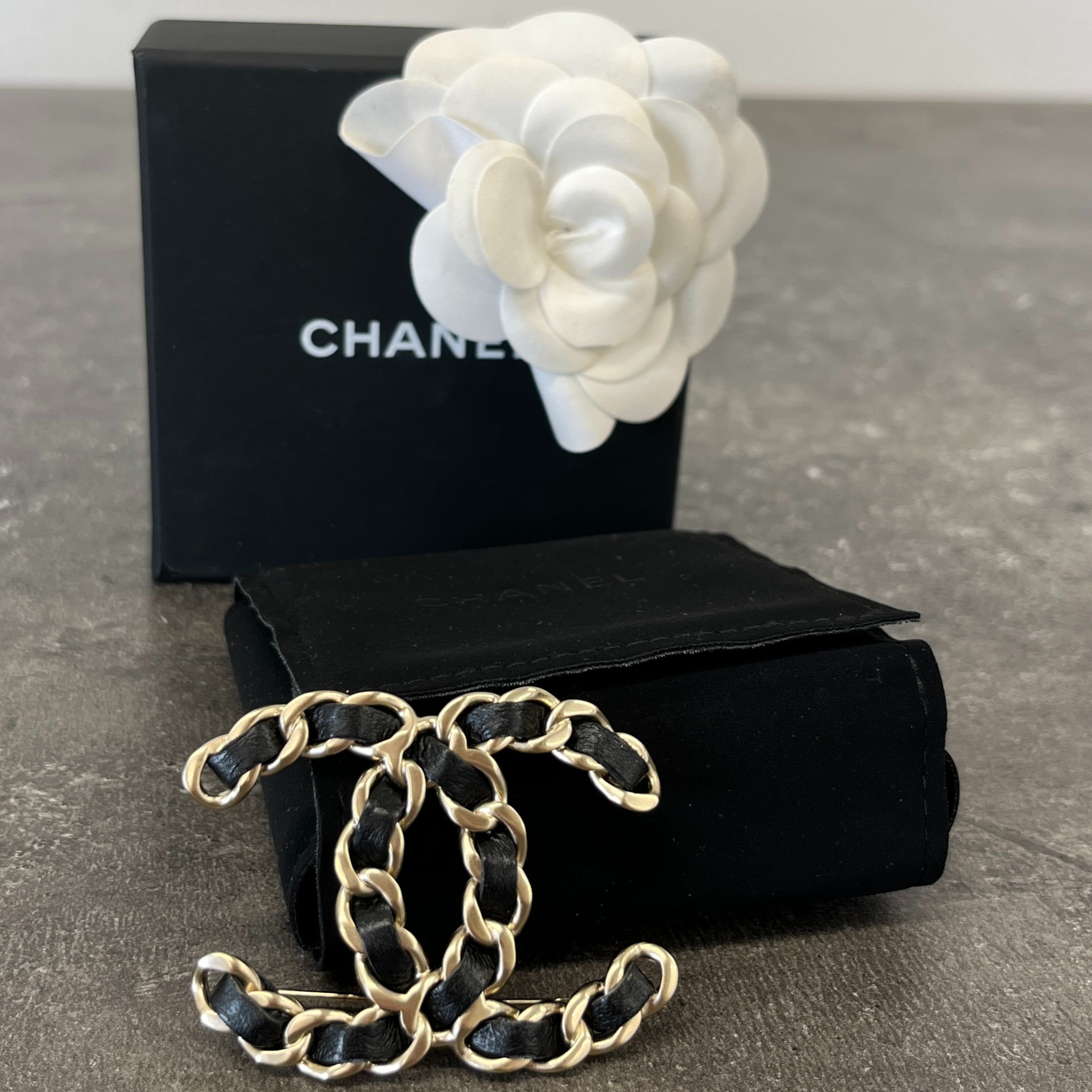 Women's Cc Brooch Black