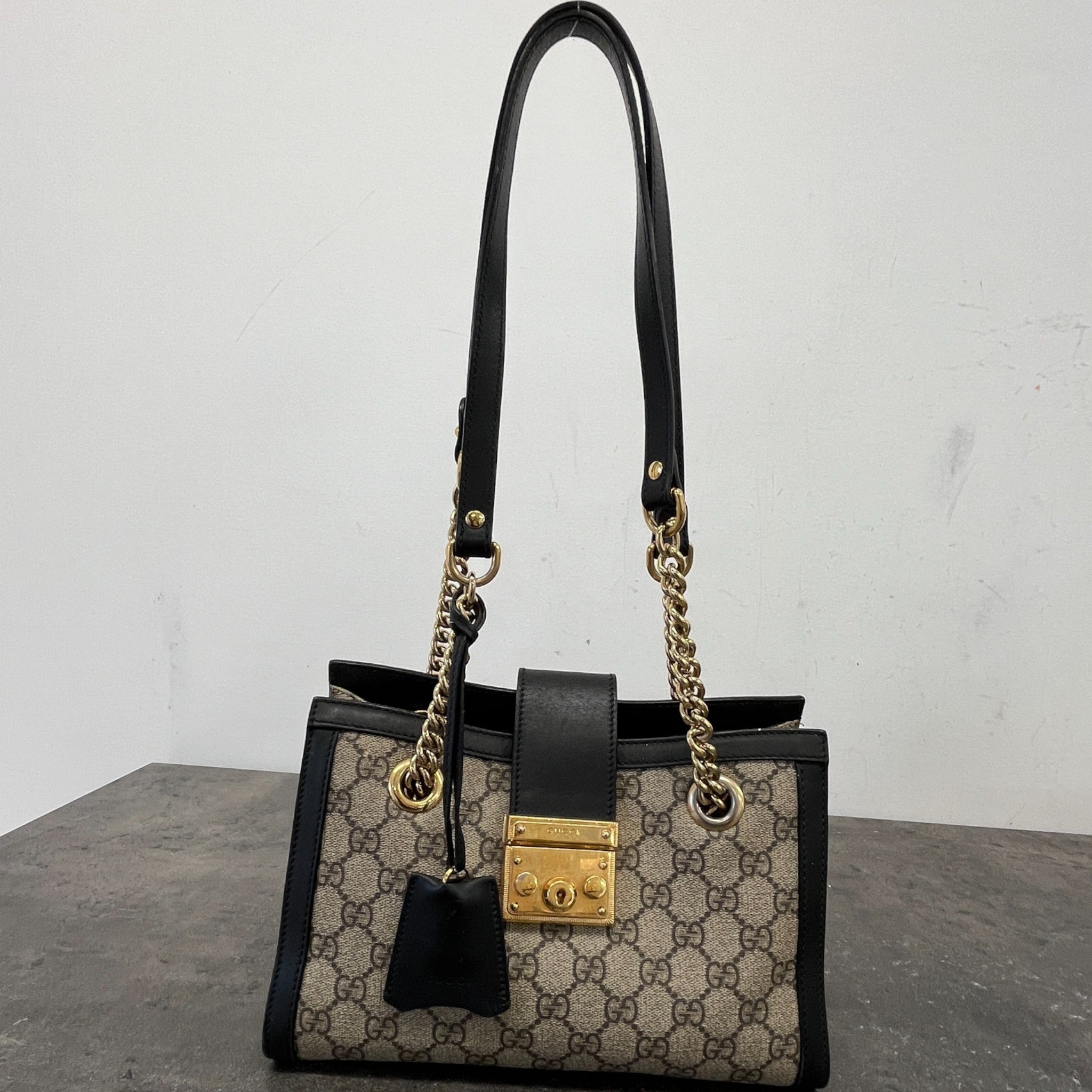 Women's Gg Supreme Padlock Shoulder Bag Black