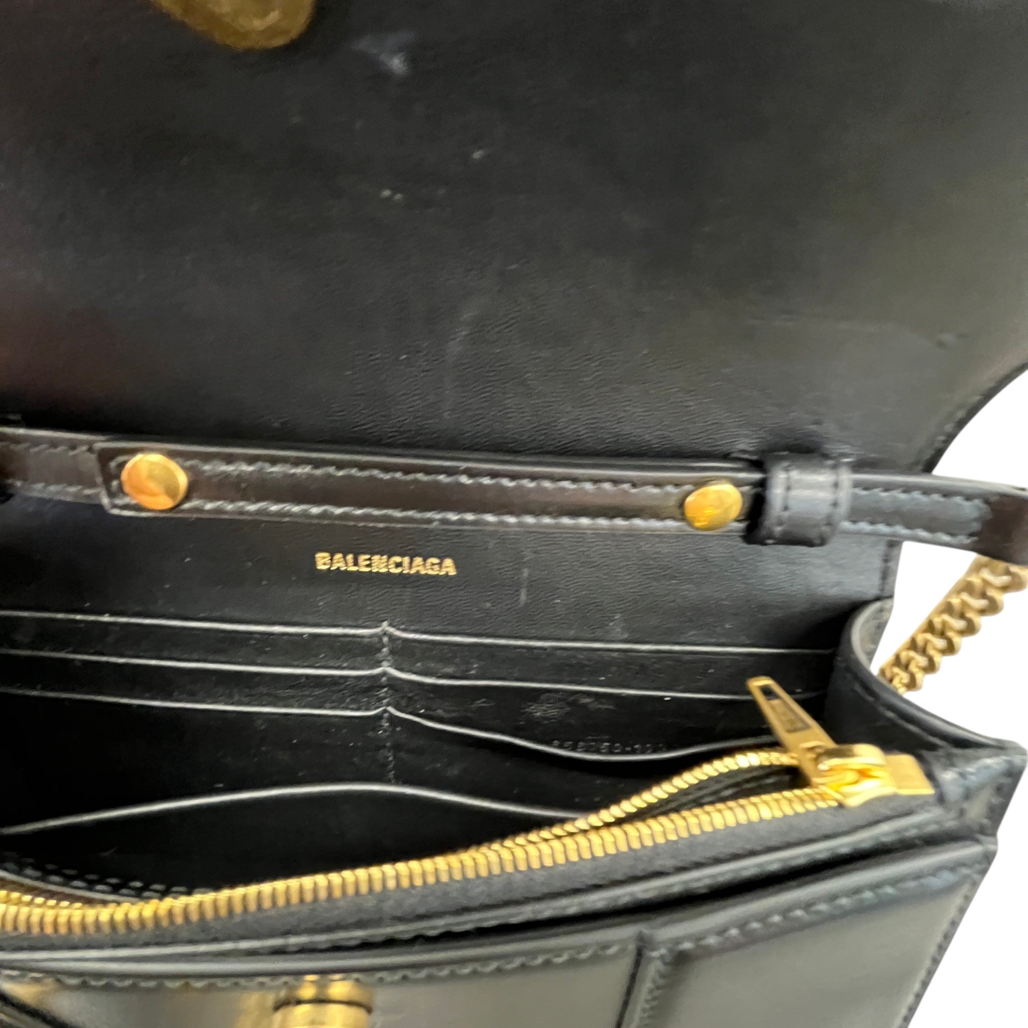 Women's Hourglass Wallet On Chain Bag Black