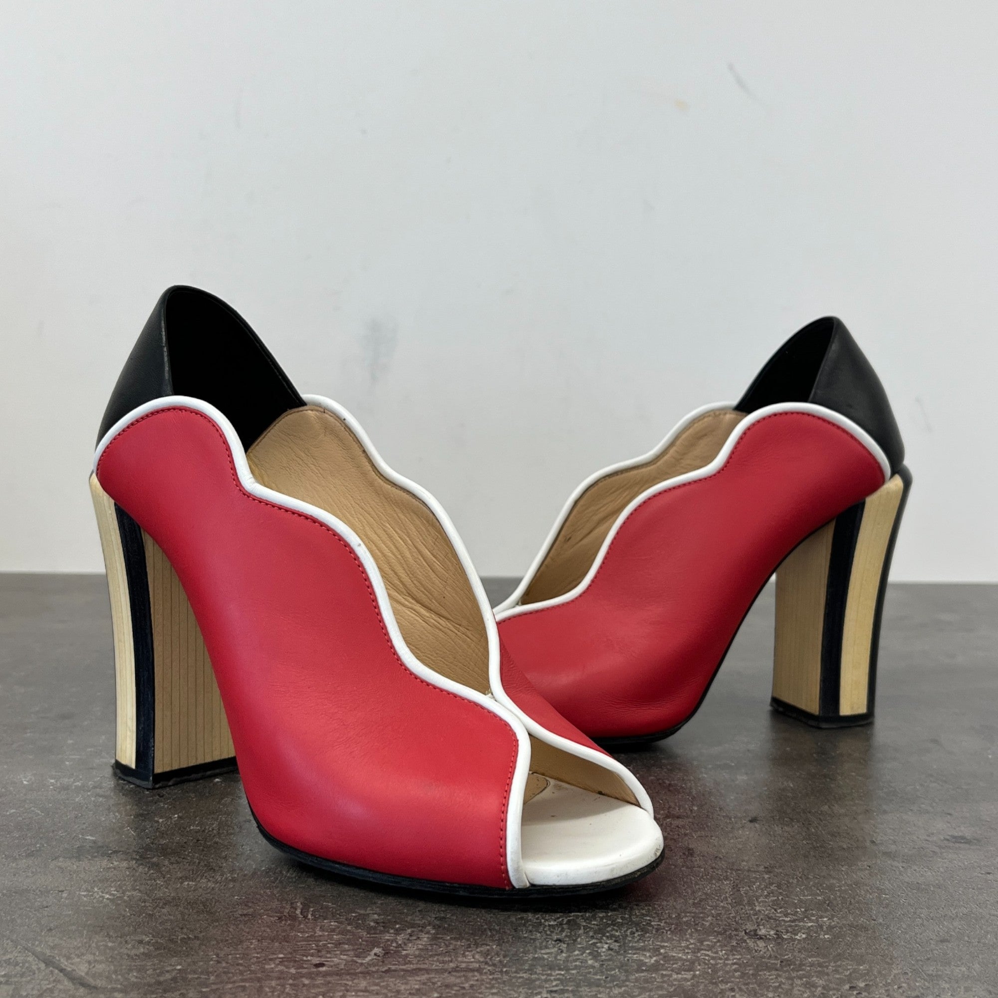 Women's Scallop Lined Peep Toe Heels Red Size EU 37.5 / UK 4.5