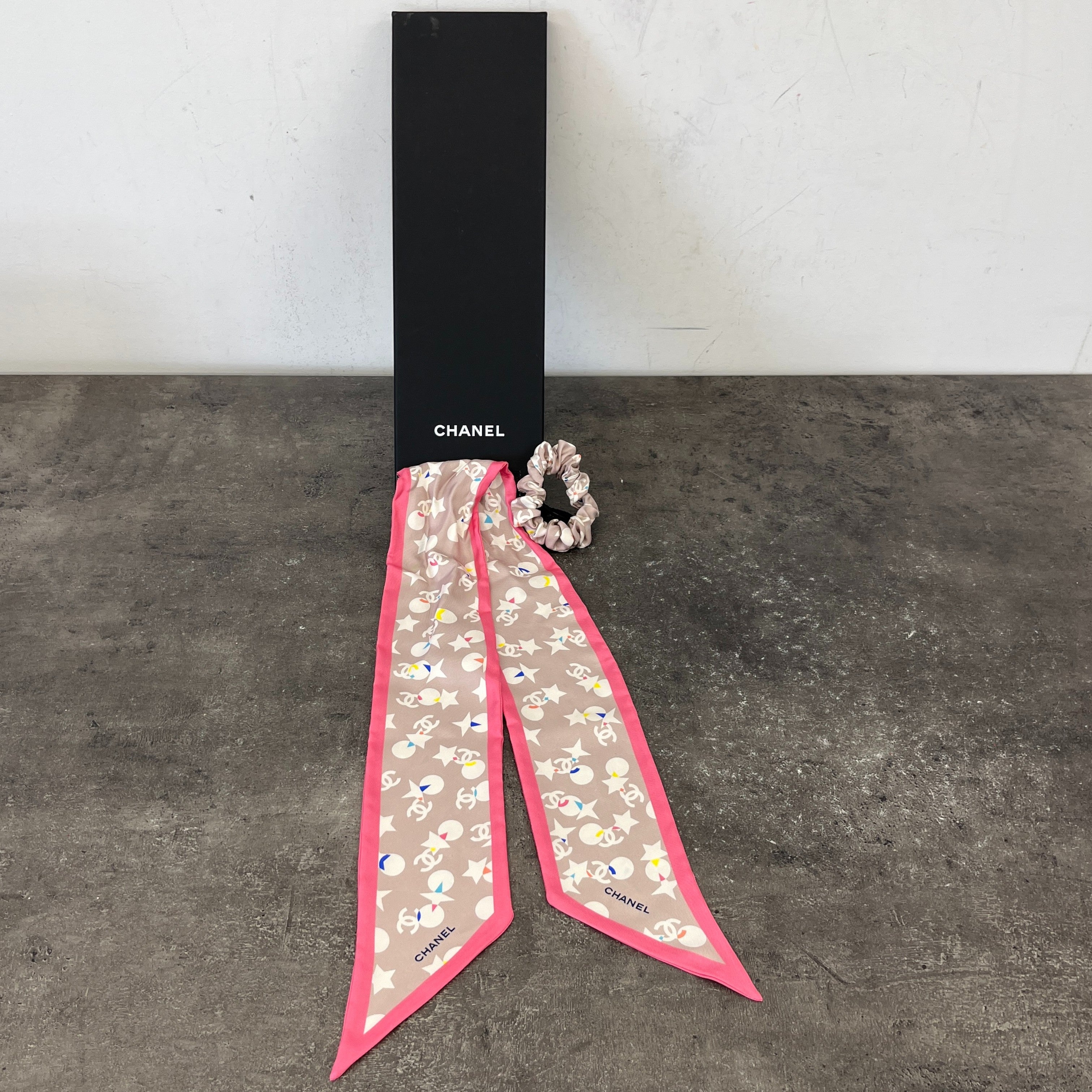 Women's Cc Logo Silk Scarf And Scrunchy Scarf Pink