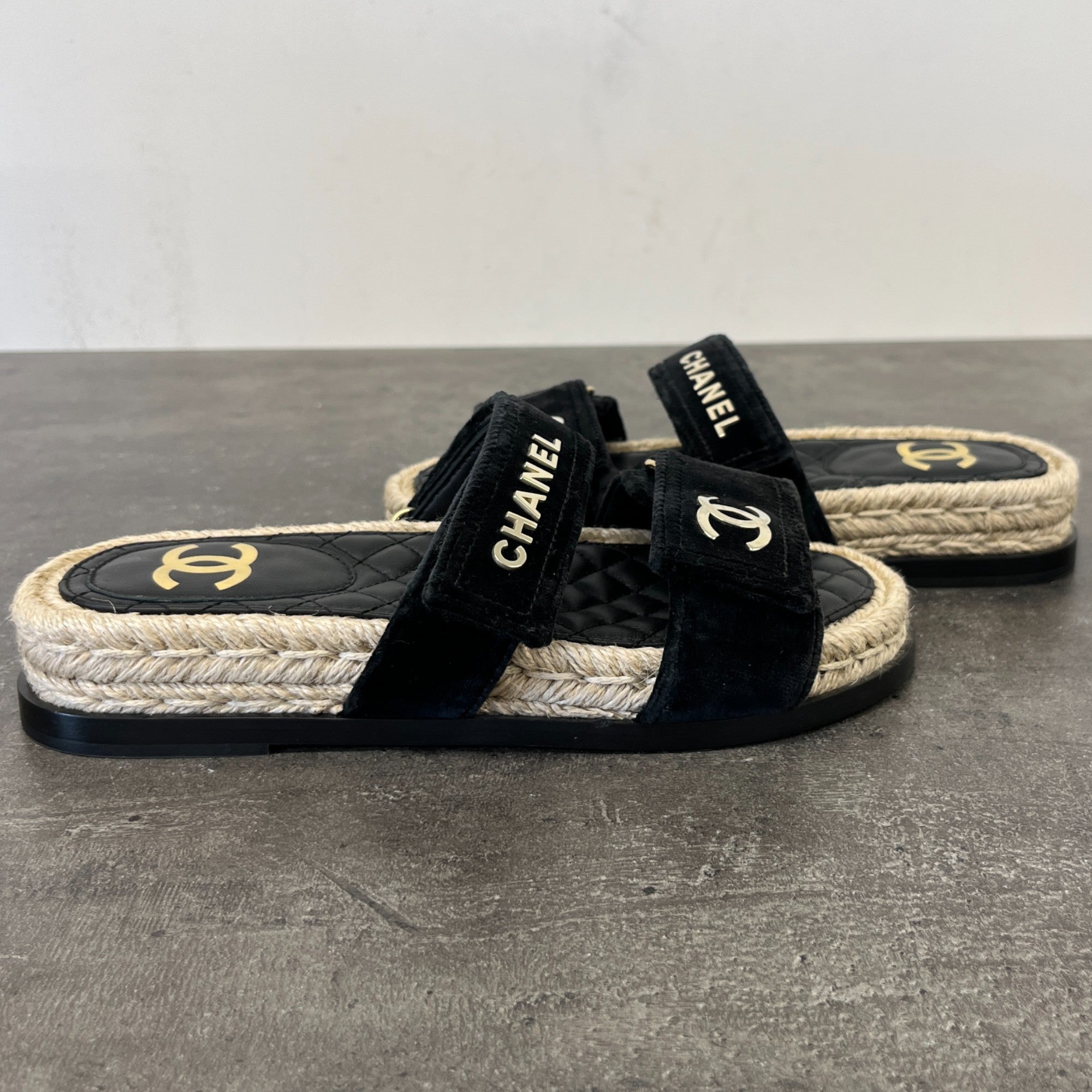 Women's Cc Logo Sandals Black Size EU 35 / UK 2