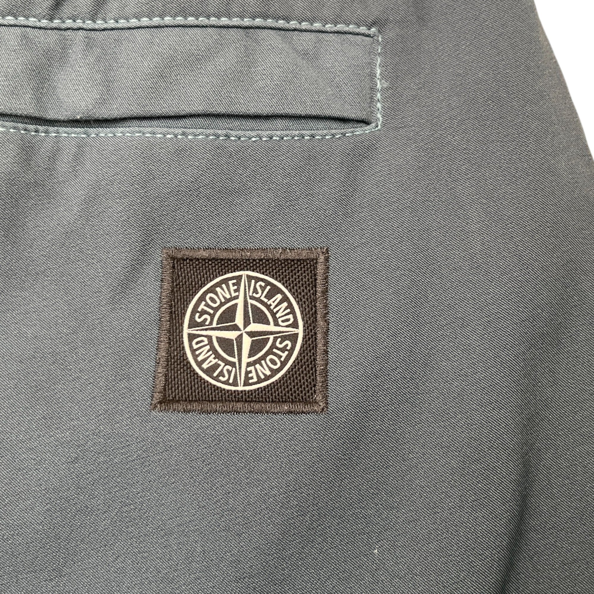 Men's Compass Logo Trousers Green Size Waist 29"