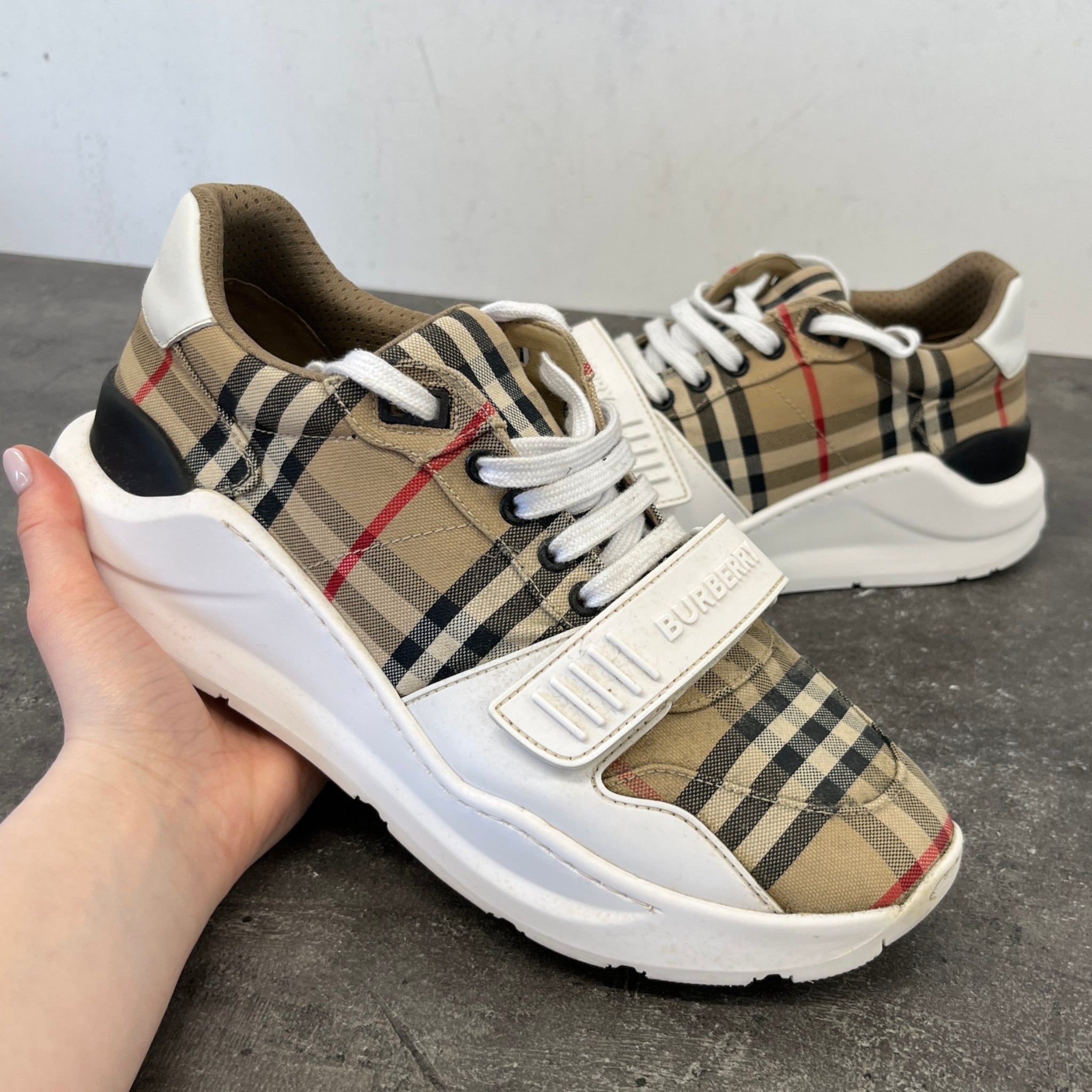 Men's Check Print Low Trainers Beige Size EU 42 / UK 8