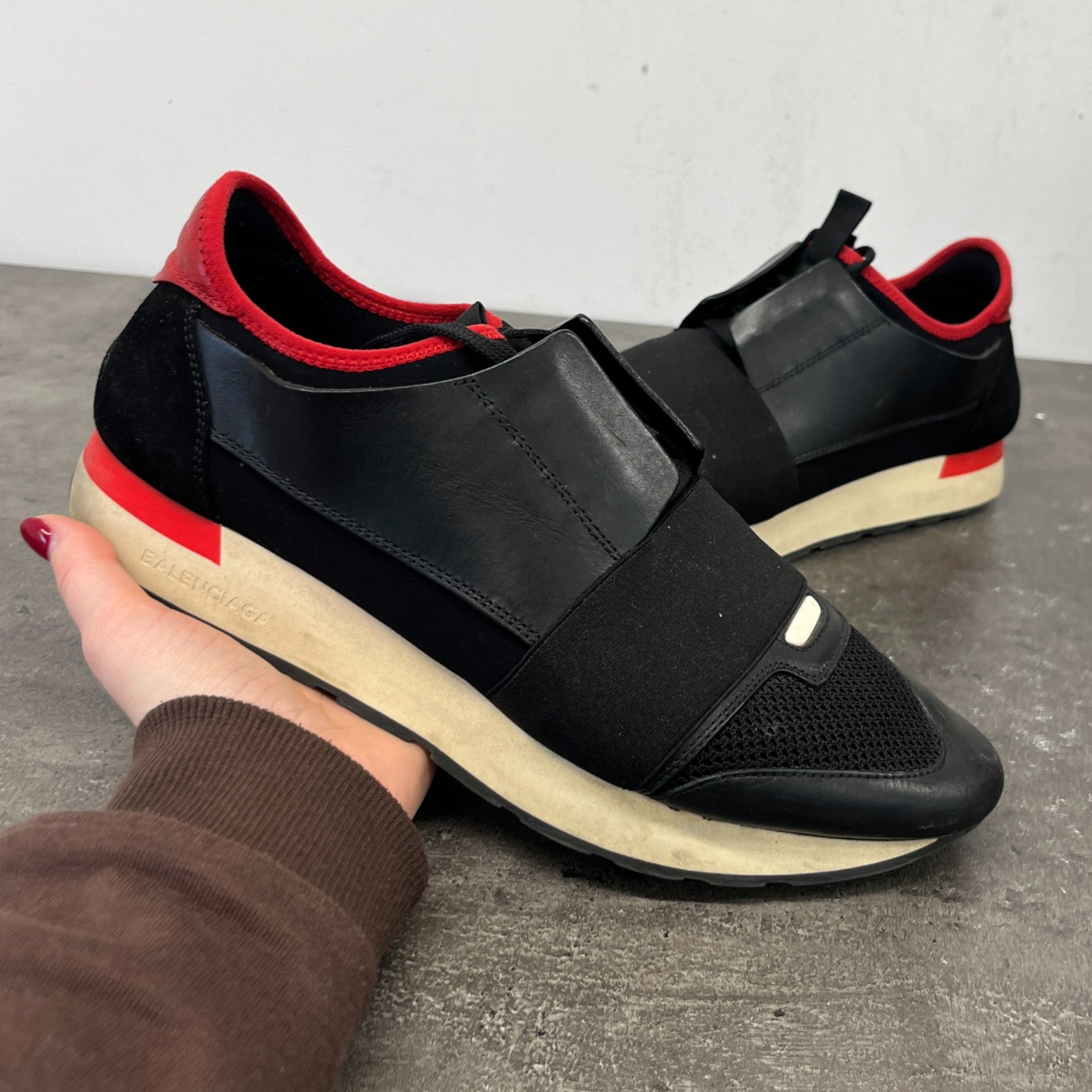 Men's Race Runner Low Trainers Black Size EU 41 / UK 7