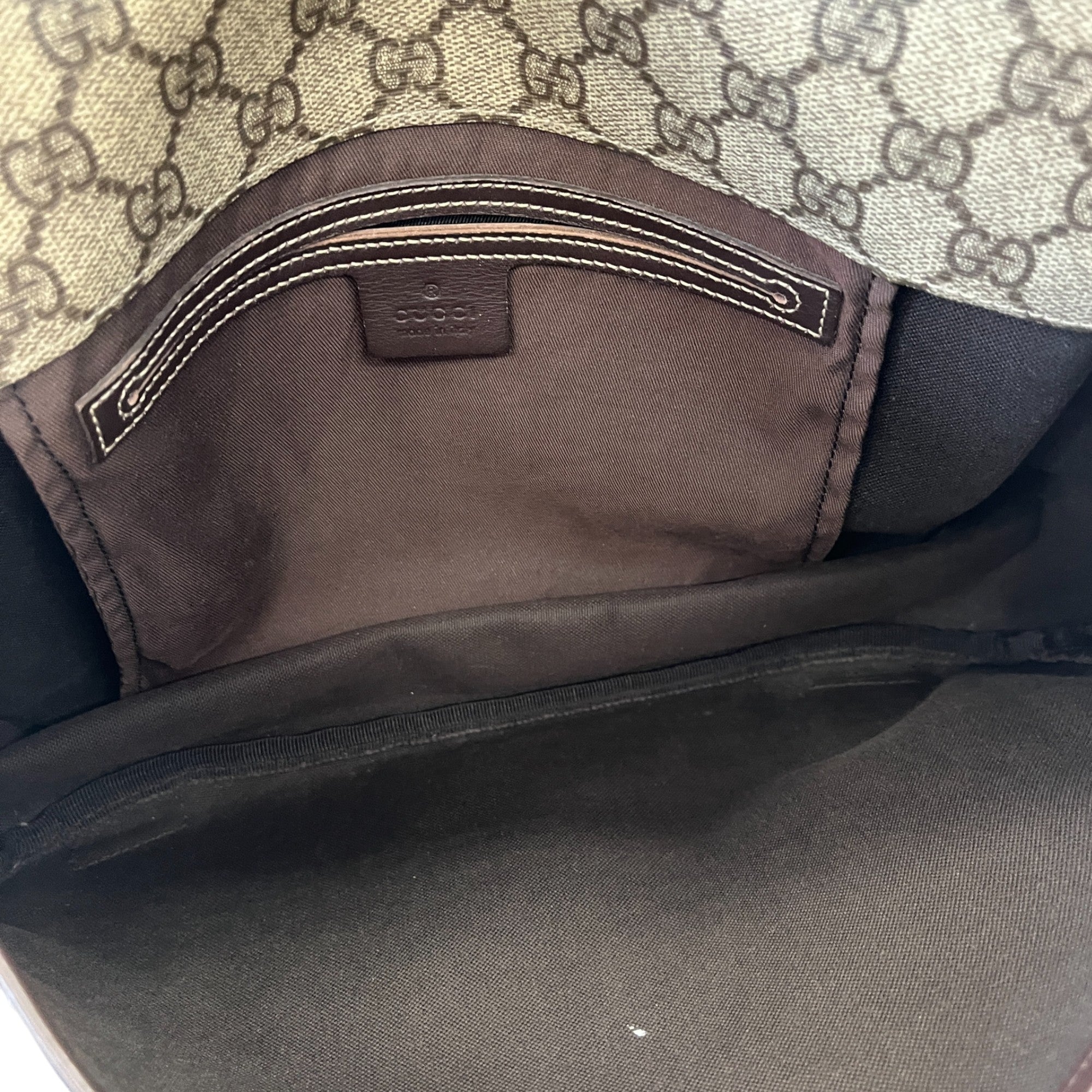 Men's Gg Supreme Messenger Bag Brown