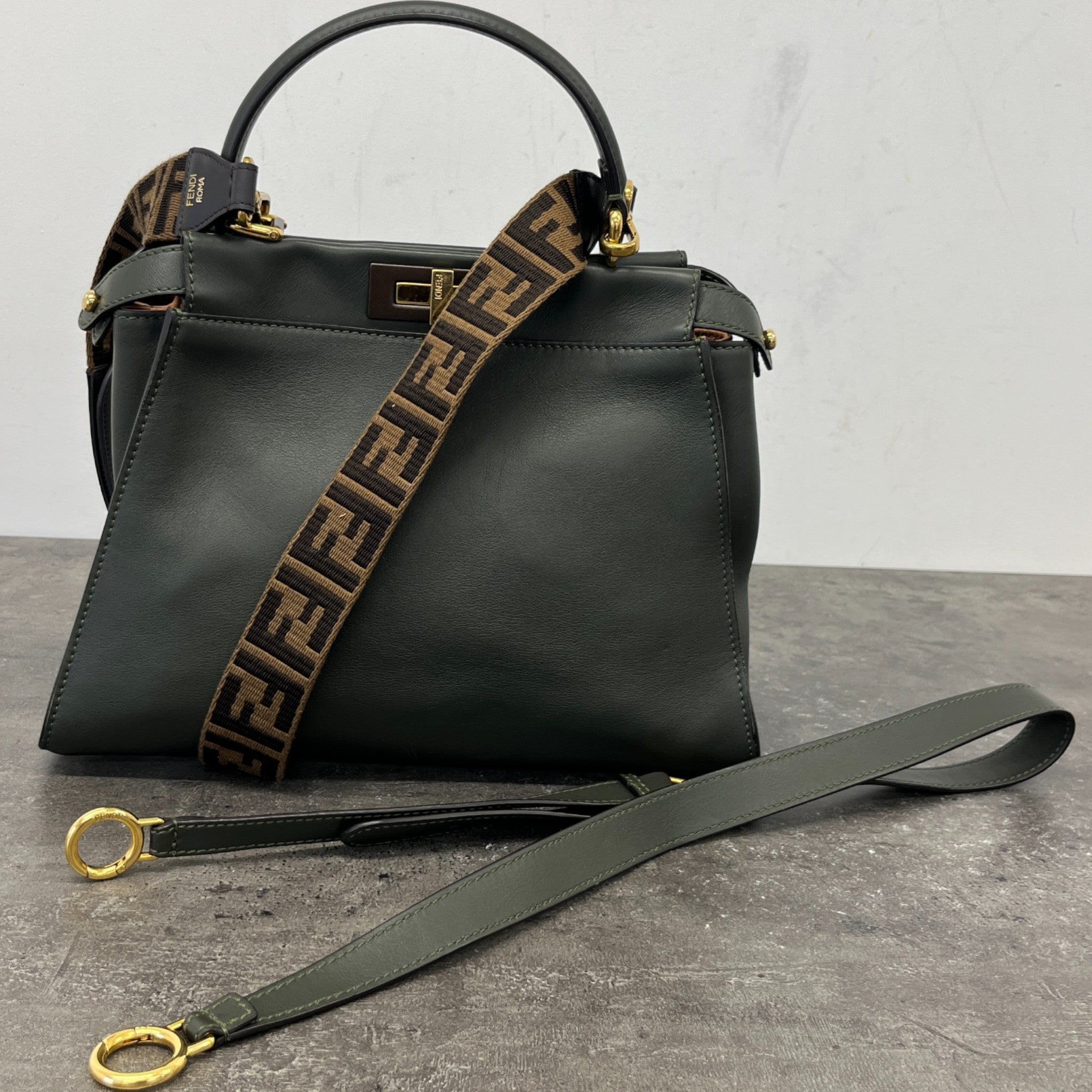 Women's Peekaboo Iseeu Medium Bag Khaki