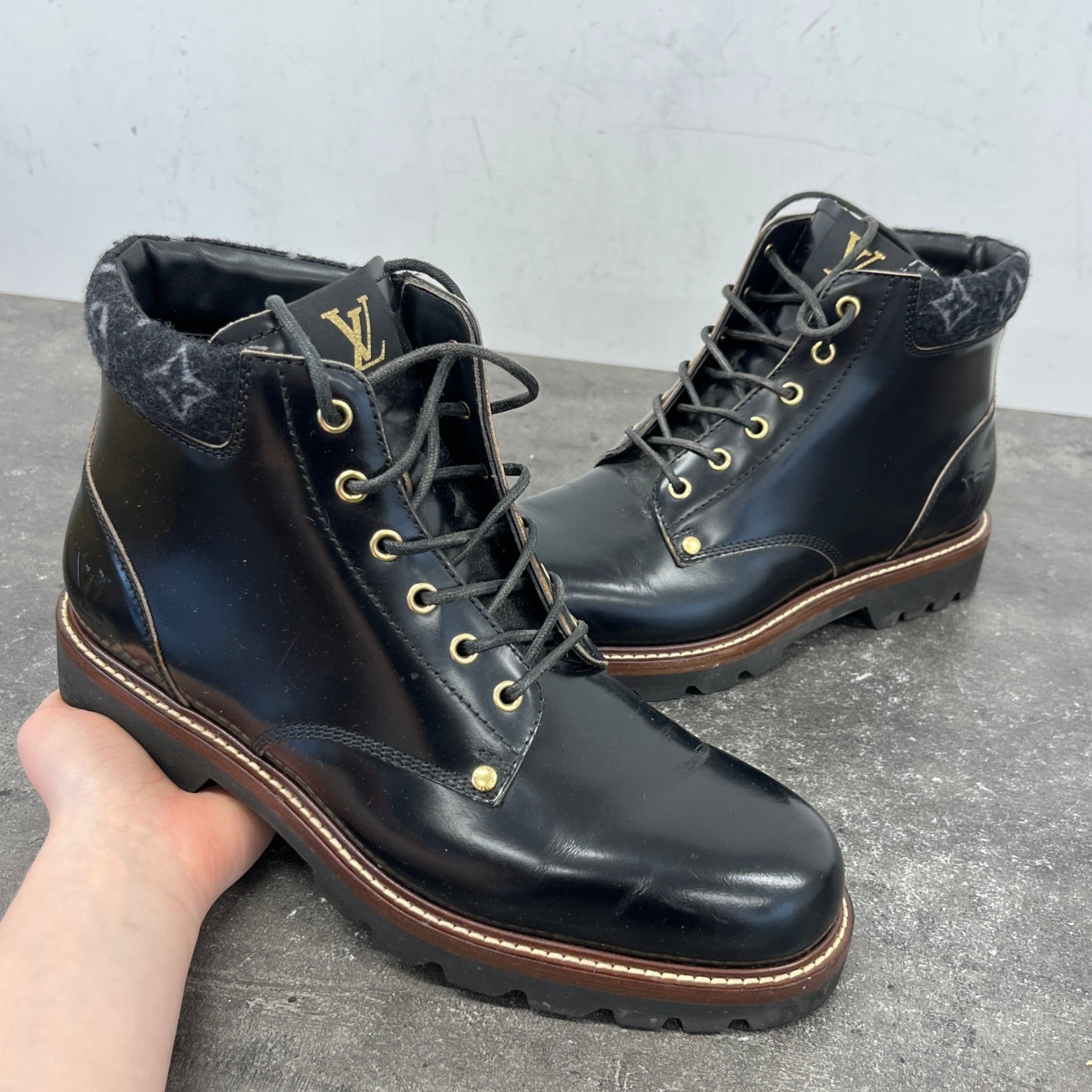 Men's Martin Boots Boots Black Size EU 42 / UK 8