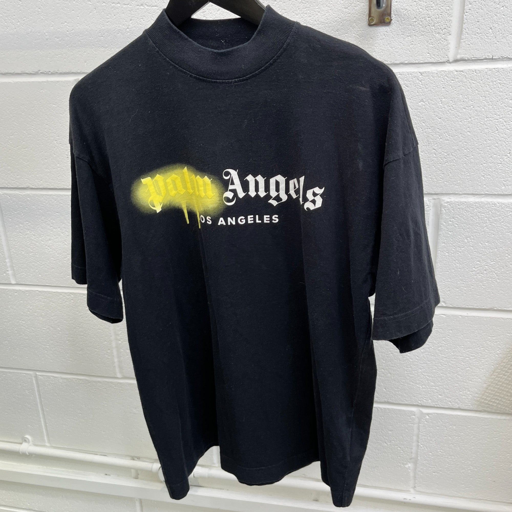 Men's Spray Logo Print T-Shirt Black Size XS