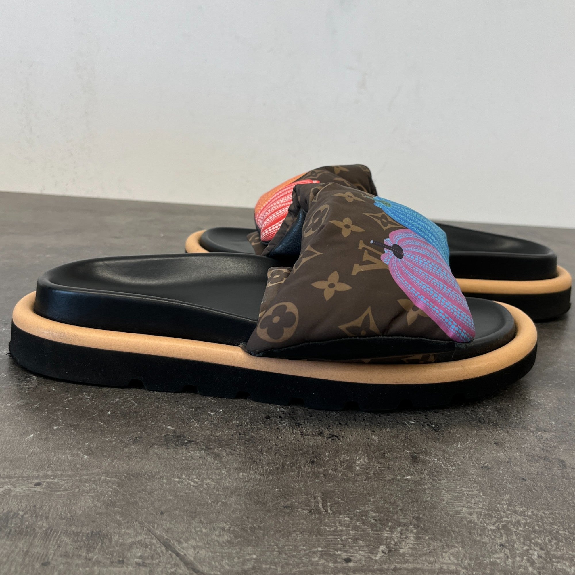 Women's Yayoi Kusama X Pillow Pool Slides Brown Size EU 40 / UK 7