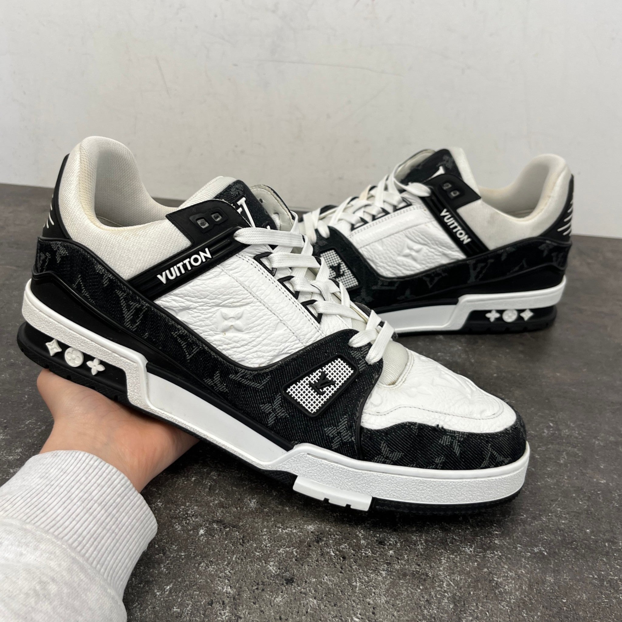Men's Lv Low Trainers Black Size EU 43.5 / UK 9.5