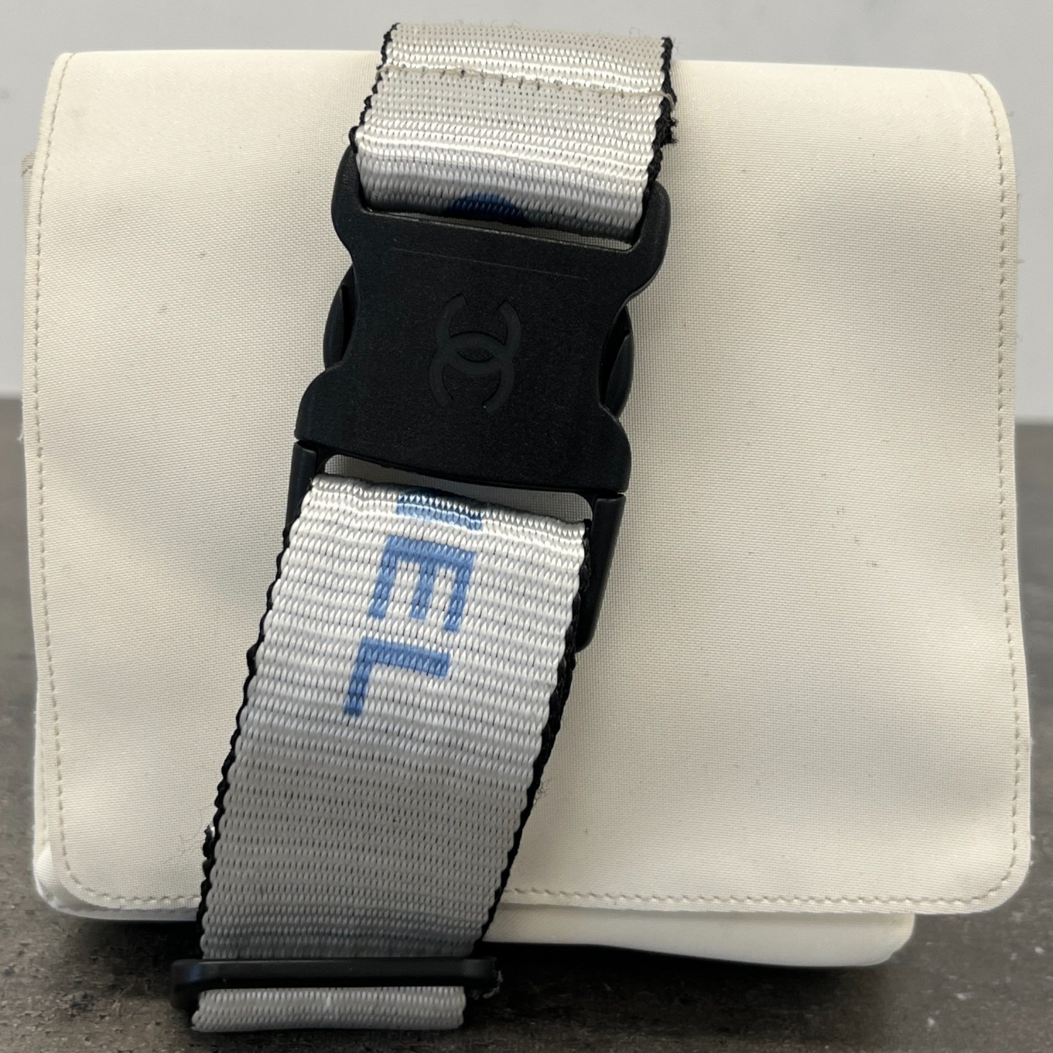 Women's Vintage Nylon Logo Strap Belt Bag Cream