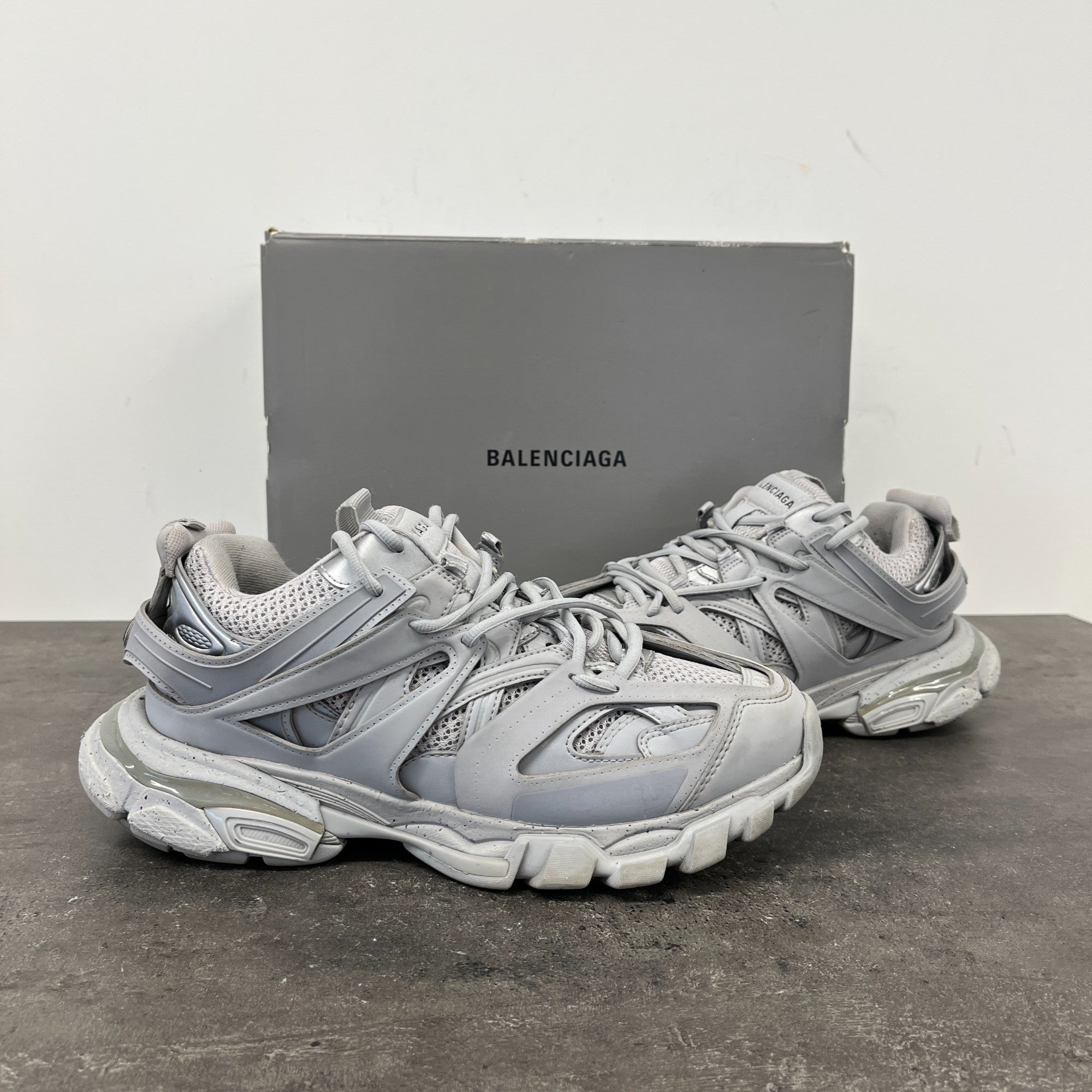 Women's Triple S Low Trainers Grey Size EU 41 / UK 8
