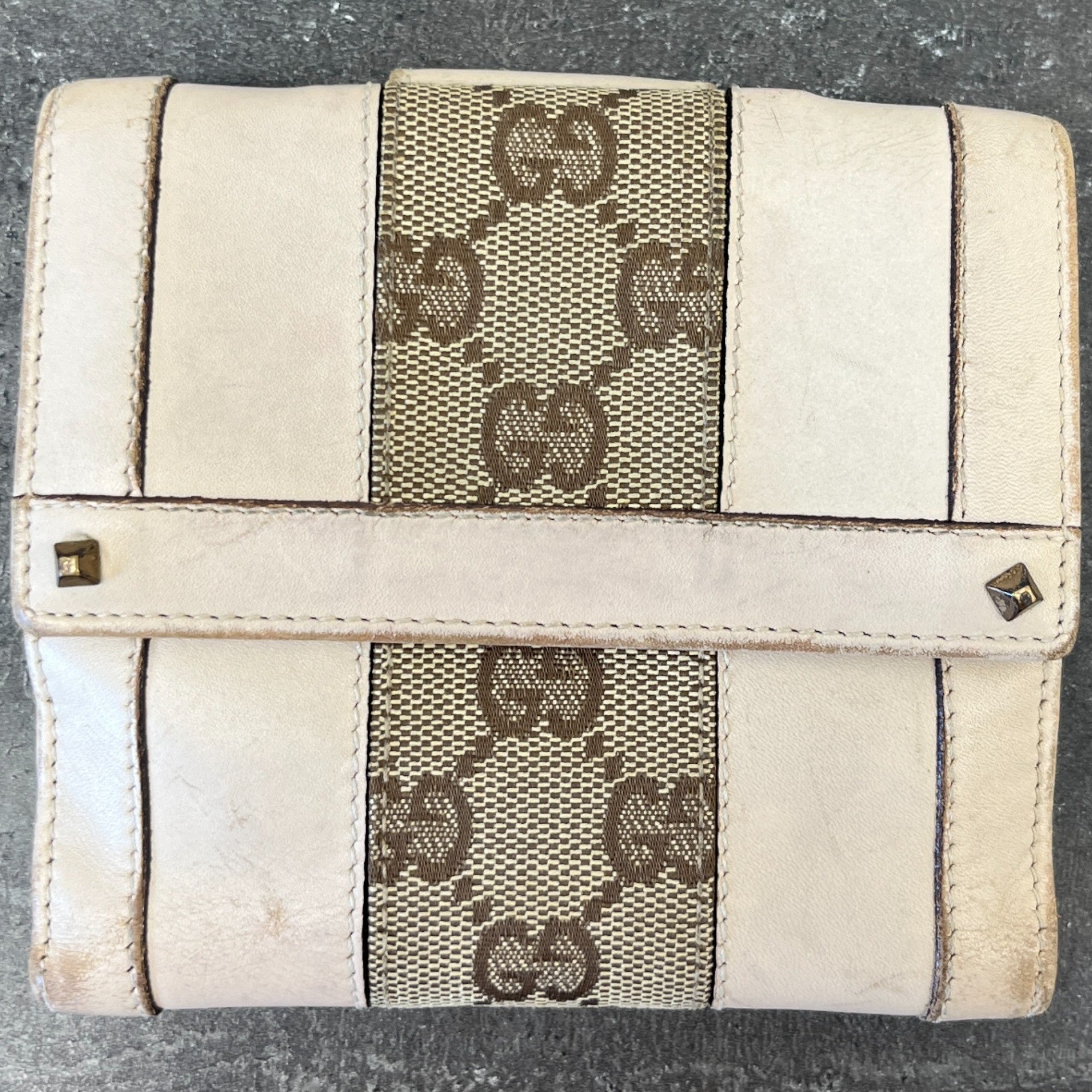 Women's Gg Supreme Purse Beige
