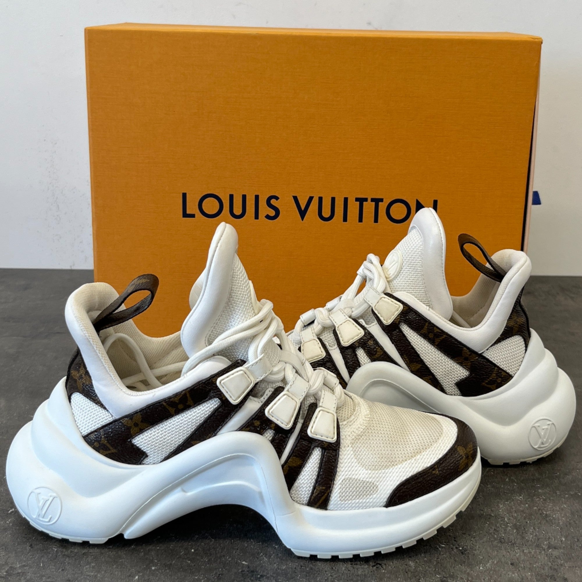 Women's Lv Archlight Low Trainers White Size EU 36 / UK 3
