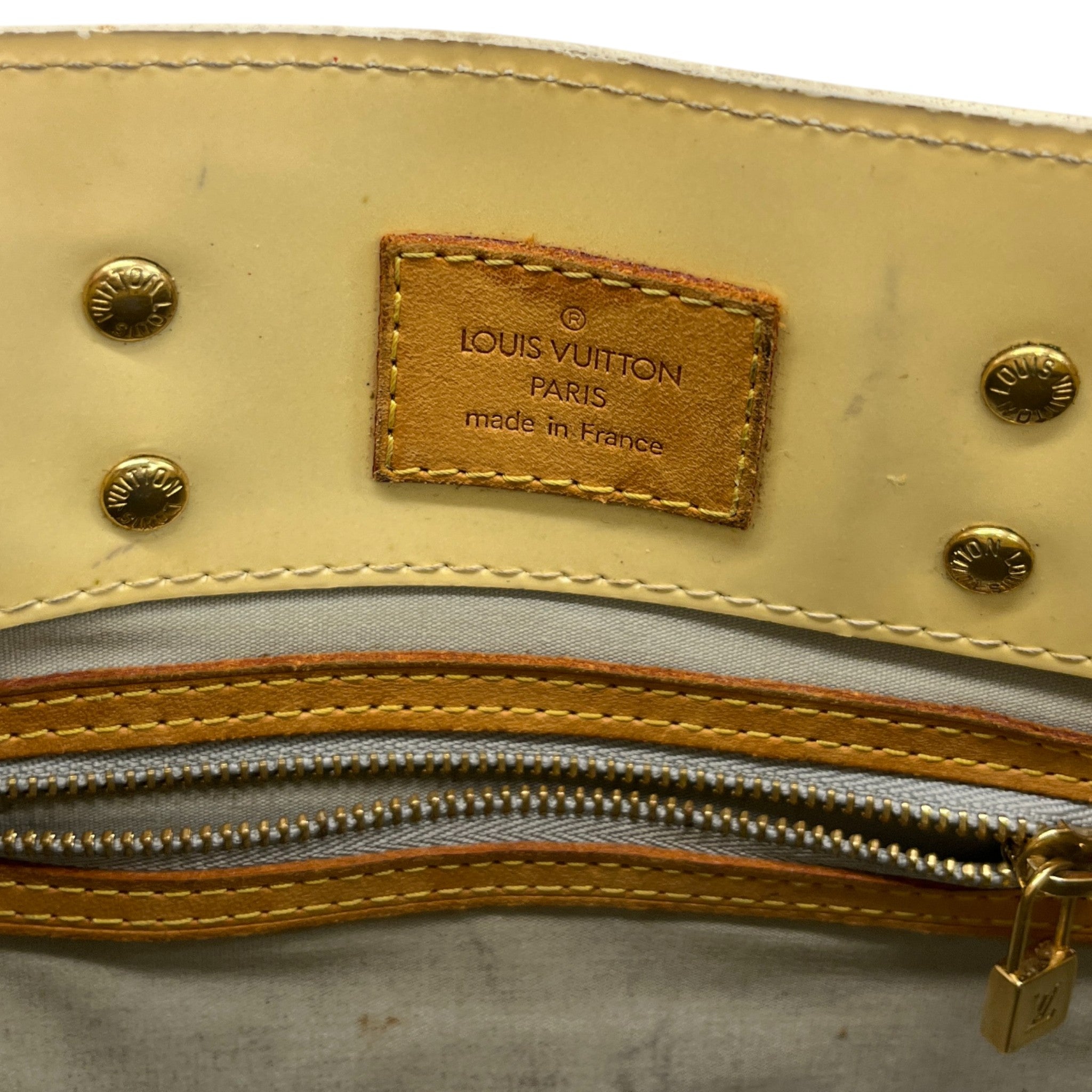 Women's Monogram Vernis Reade Pm Handbag Beige