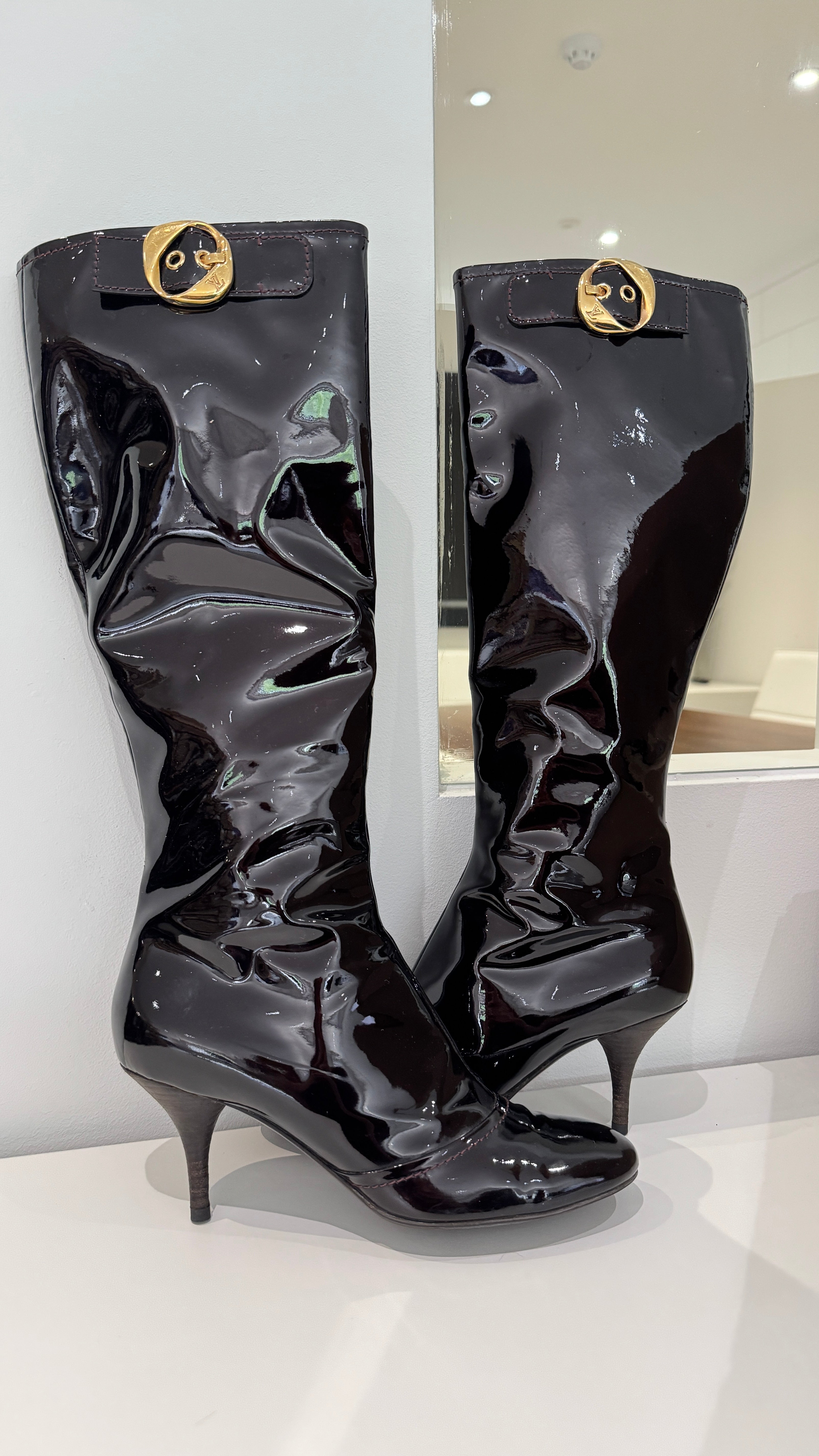Women's Knee High Buckle Boots Burgundy Size EU 38 / UK 5