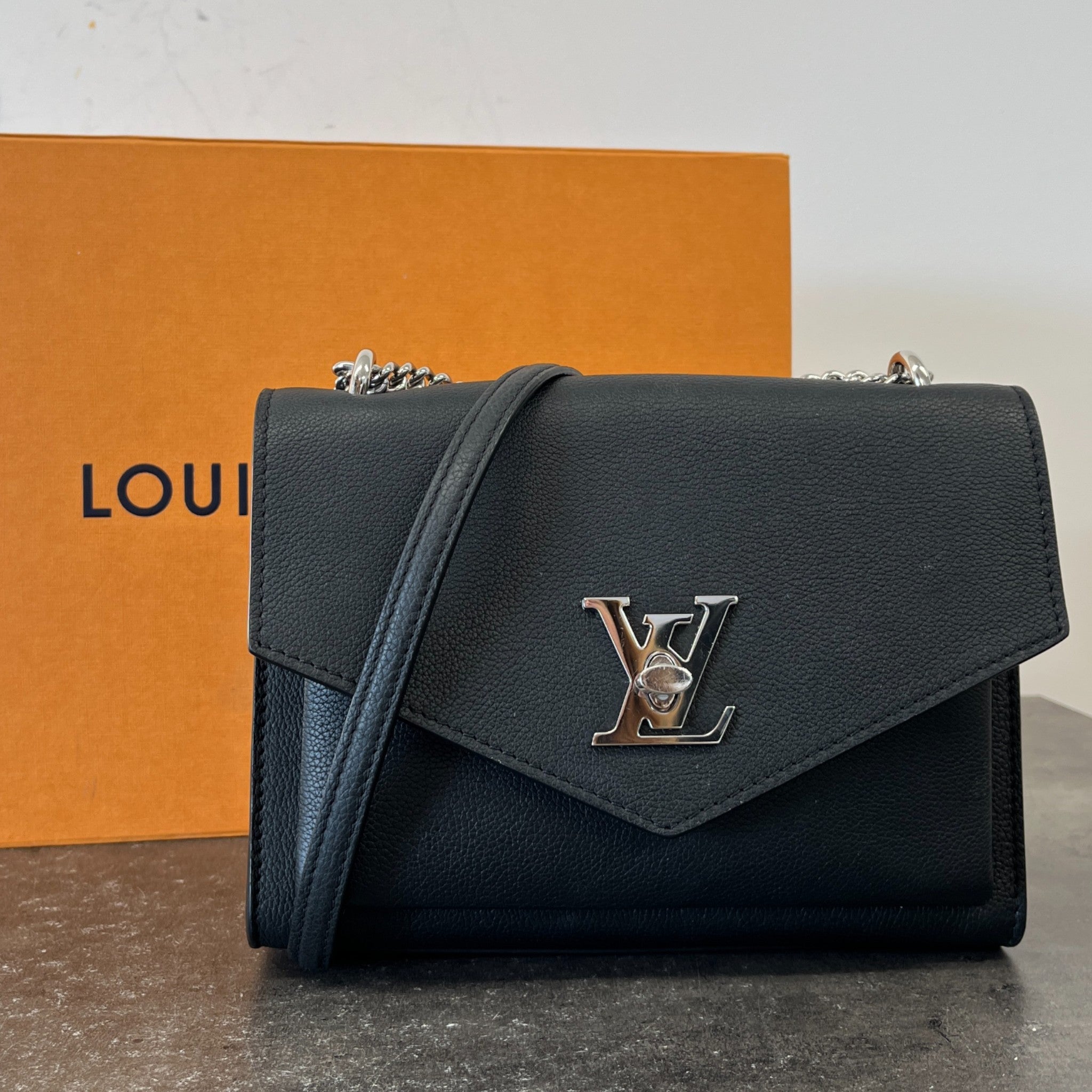 Women's Mylockme Satchel Chain Bag Black