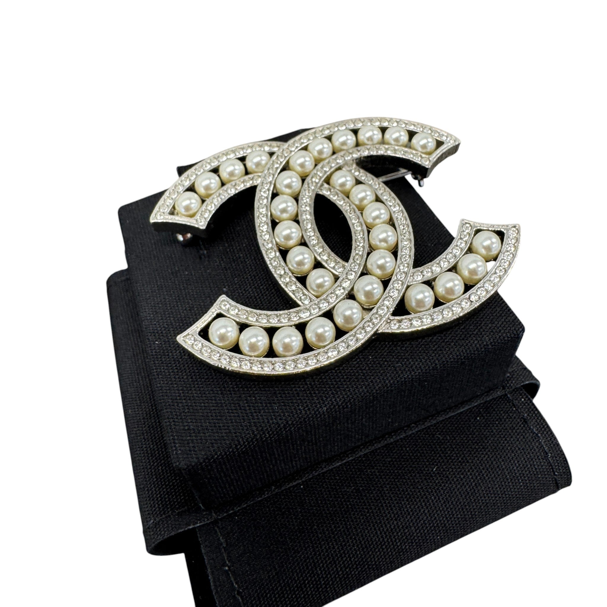 Women's Cc Logo Pear Brooch Silver