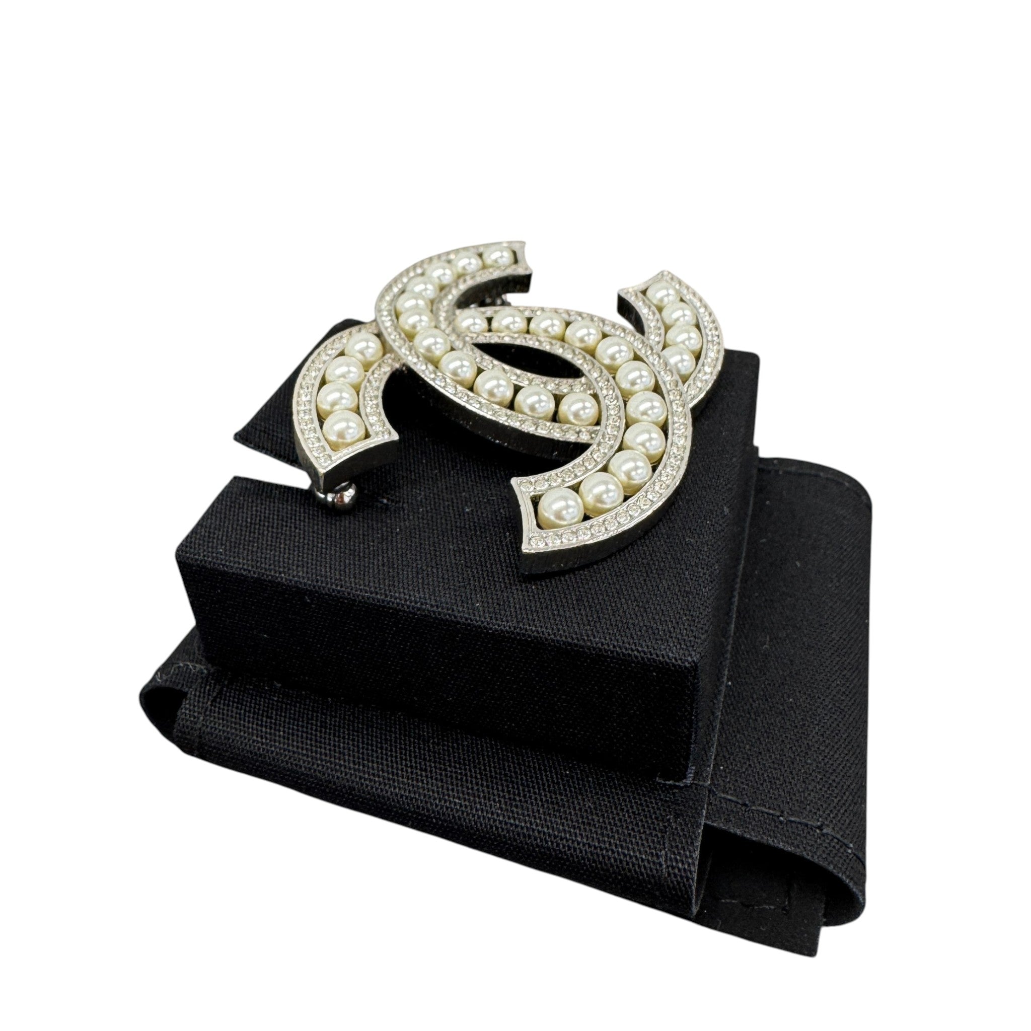 Women's Cc Logo Pear Brooch Silver