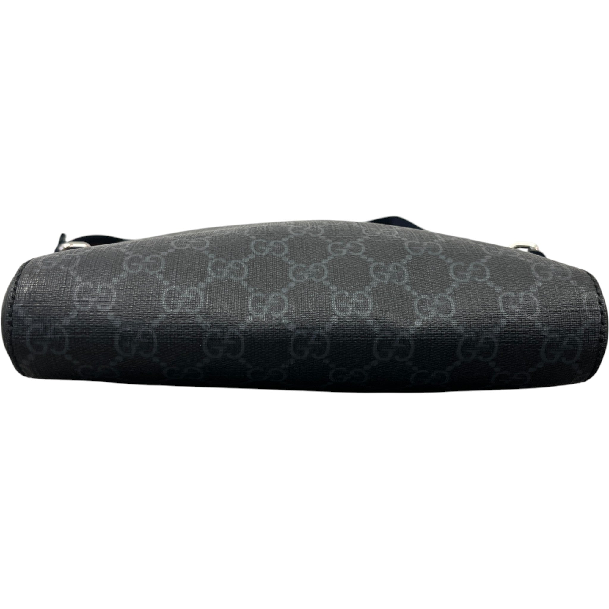 Men's Gg Supreme Small Messenger Bag Black