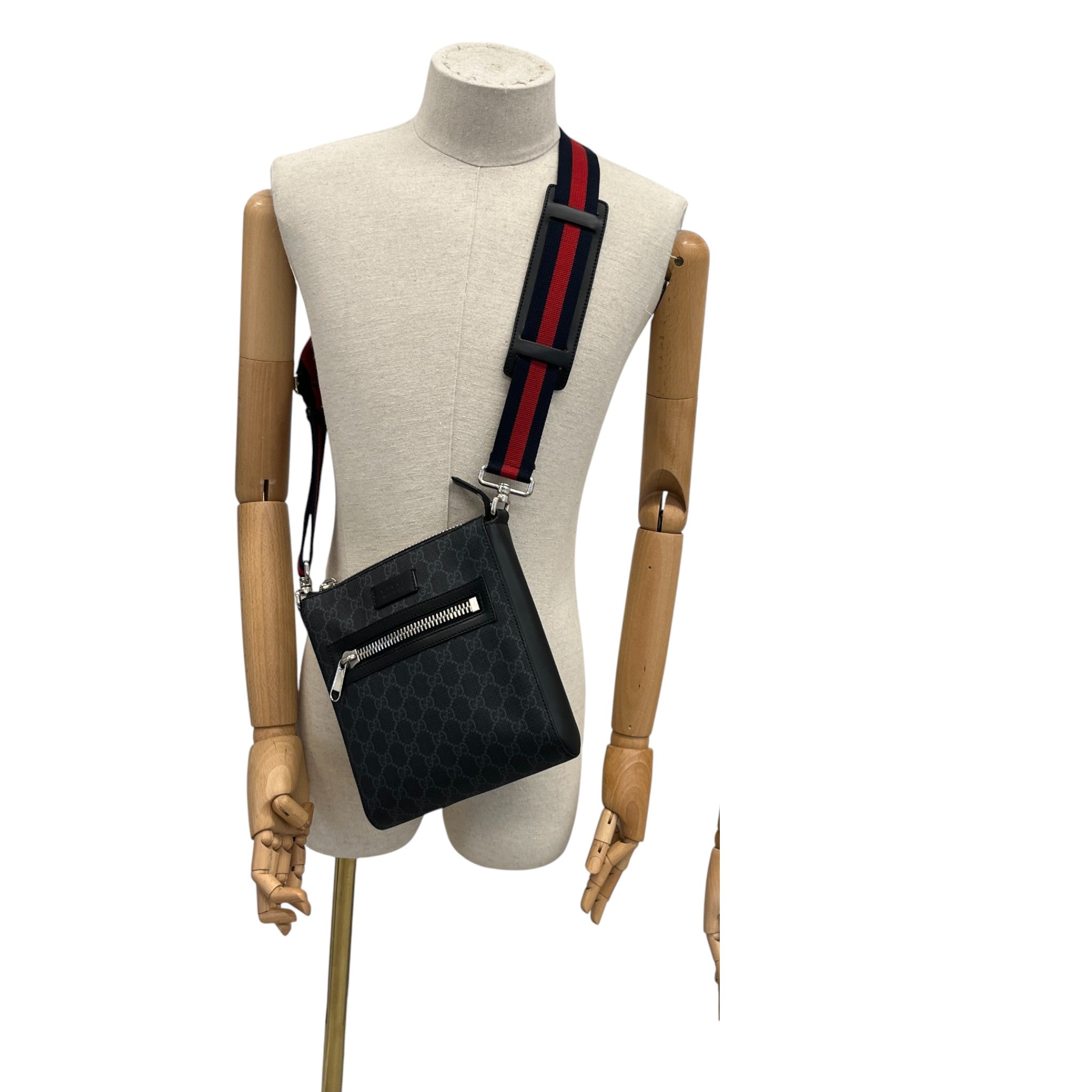 Men's Gg Supreme Small Messenger Bag Black