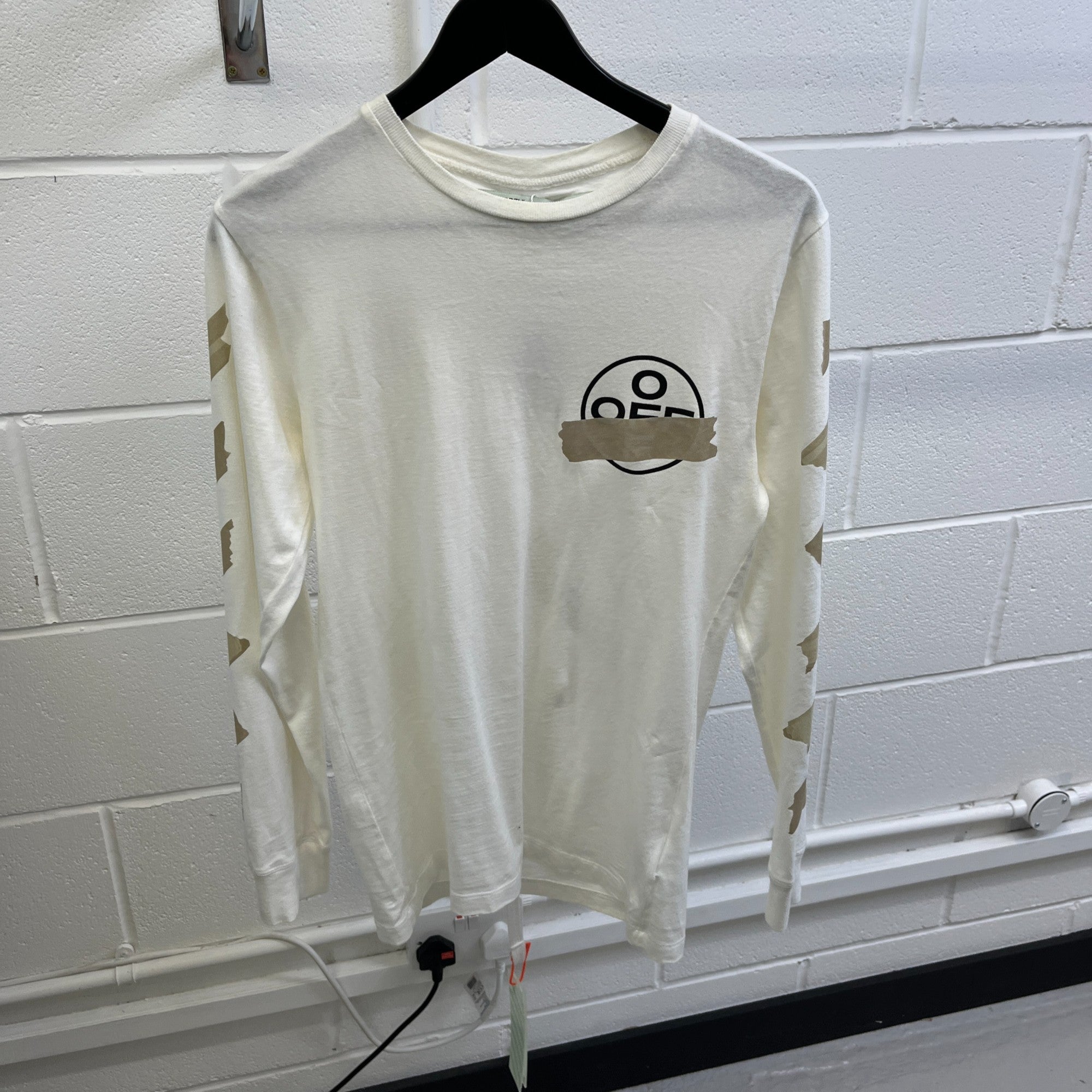 Men's Arrow Logo Print Long Sleeve T-Shirt Cream Size S