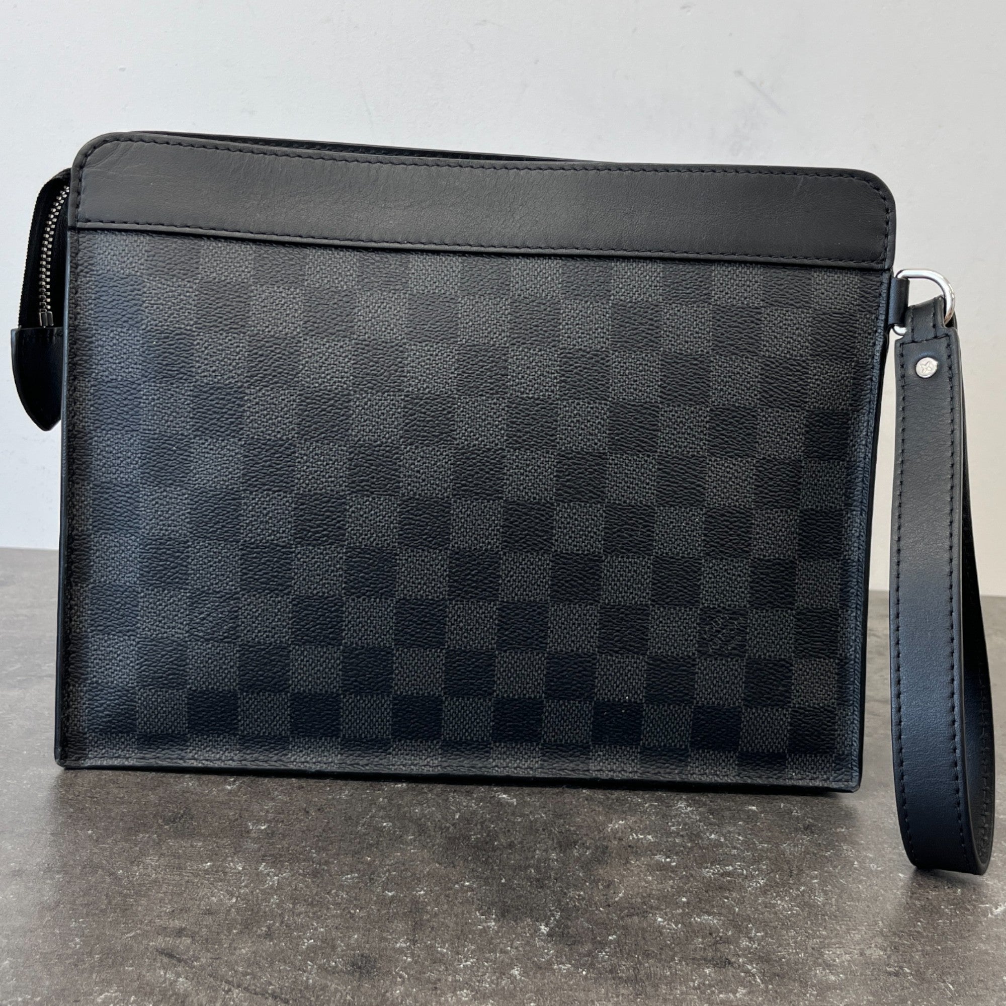 Men's Damier Graphite Stand Pouch Black