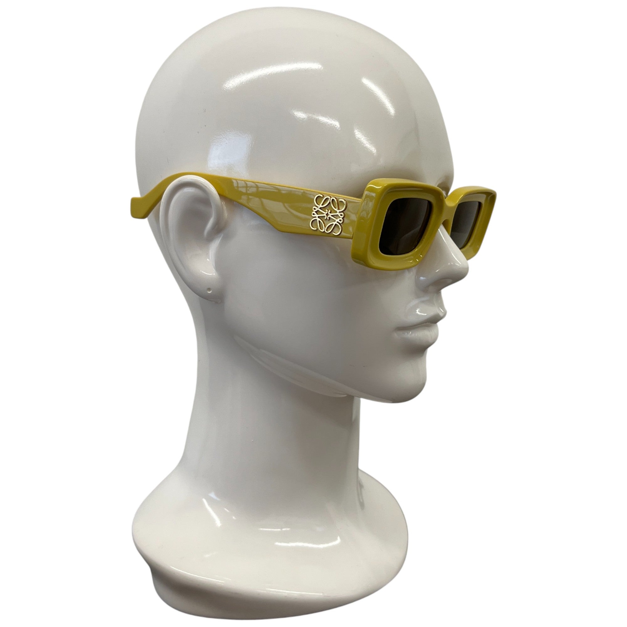 Women's Lw401011 Anagram Logo Sunglasses Yellow