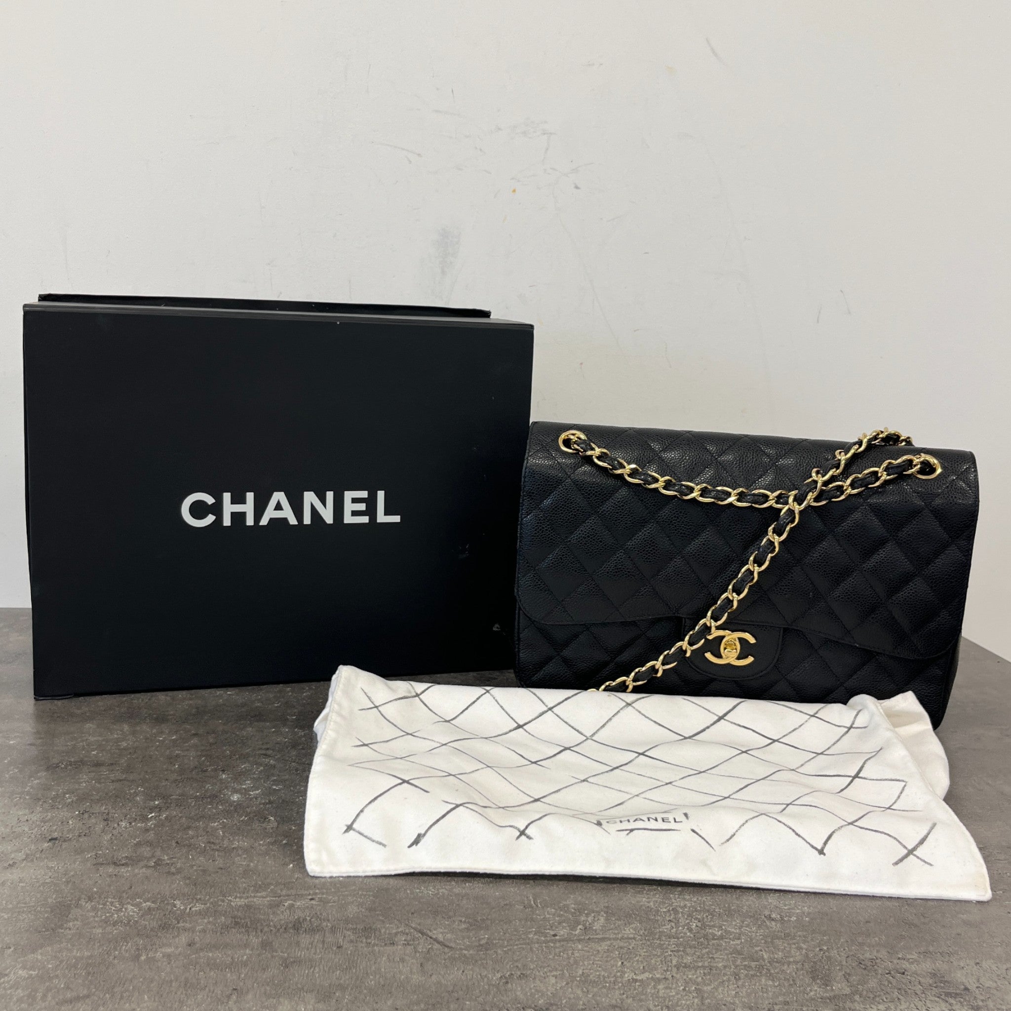 Women's Classic Double Flap Jumbo Caviar Handbag Black