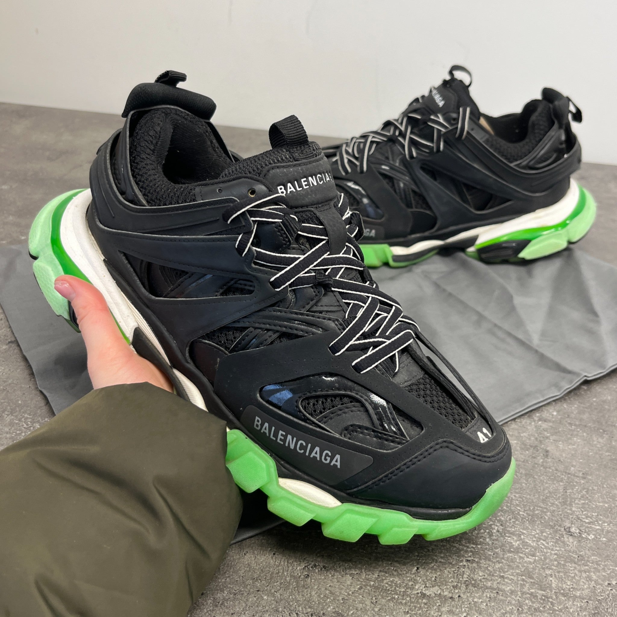 Men's Track Low Trainers Black Size EU 41 / UK 7